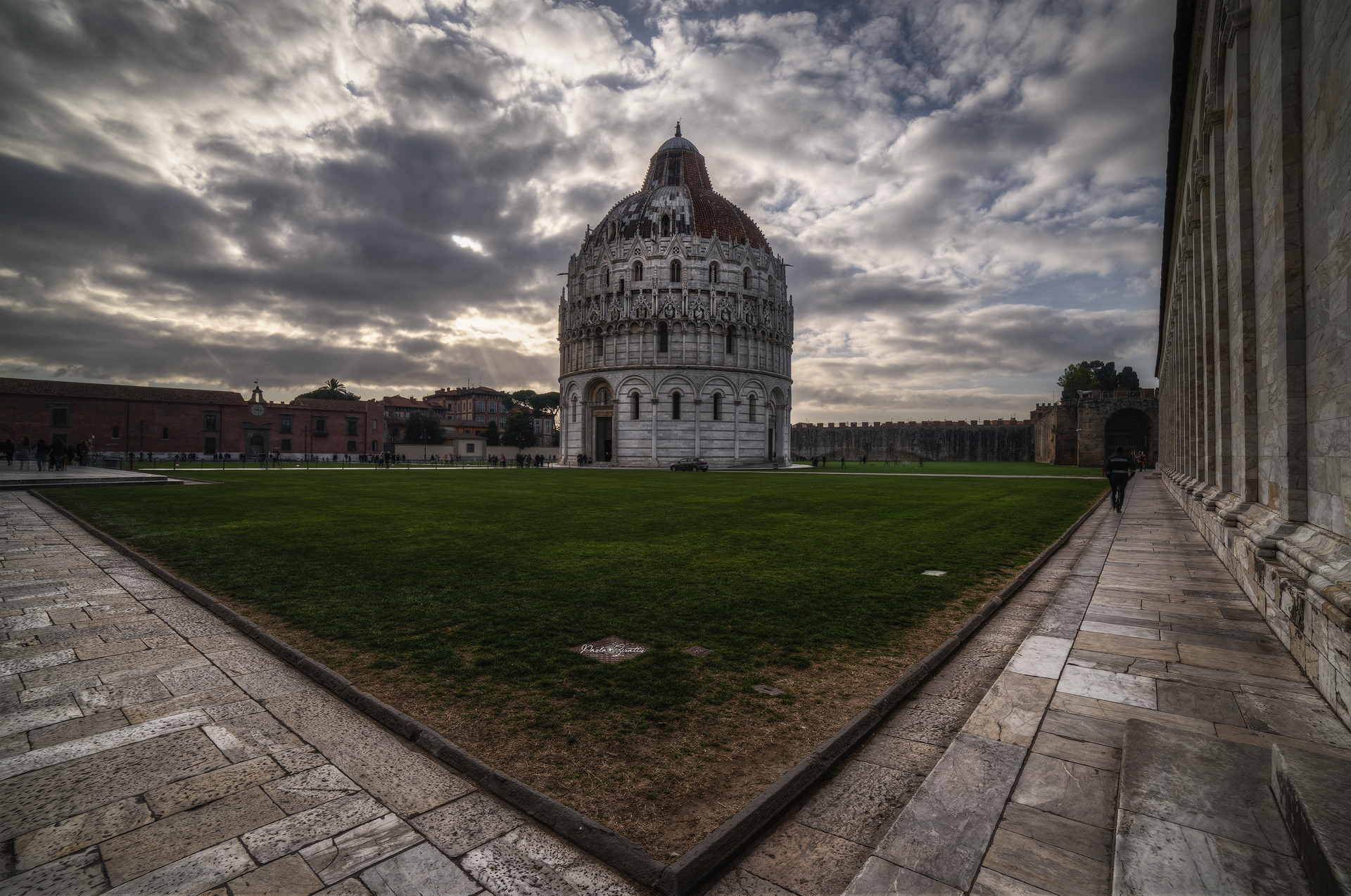Piazza dei Miracoli, il Battistero....