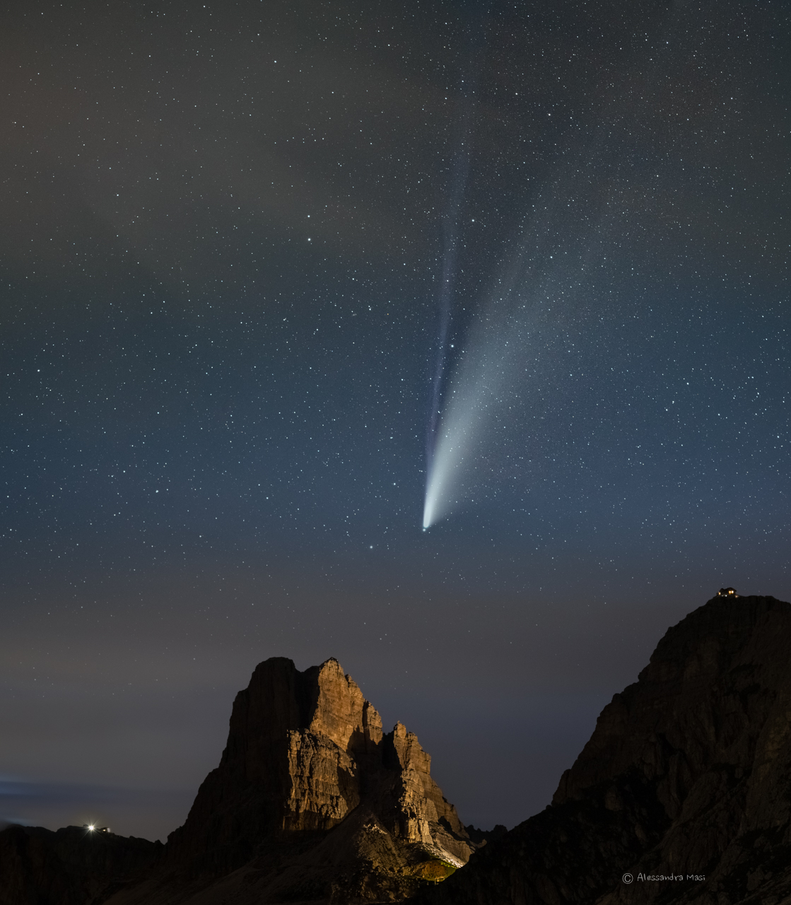 Comet Neowise F3 C/2020 and Mount Averau