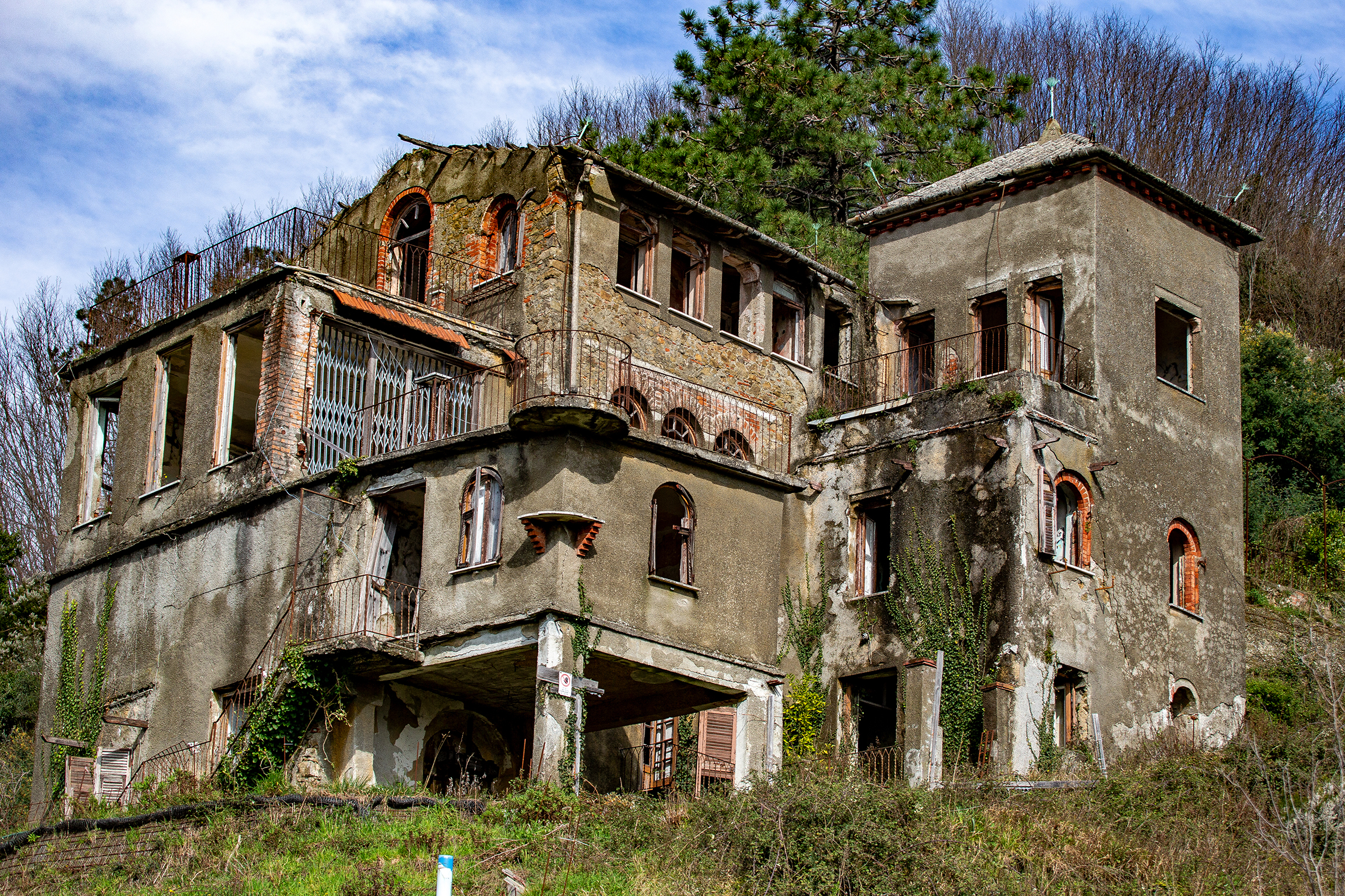 La villa delle streghe -Tivegna -