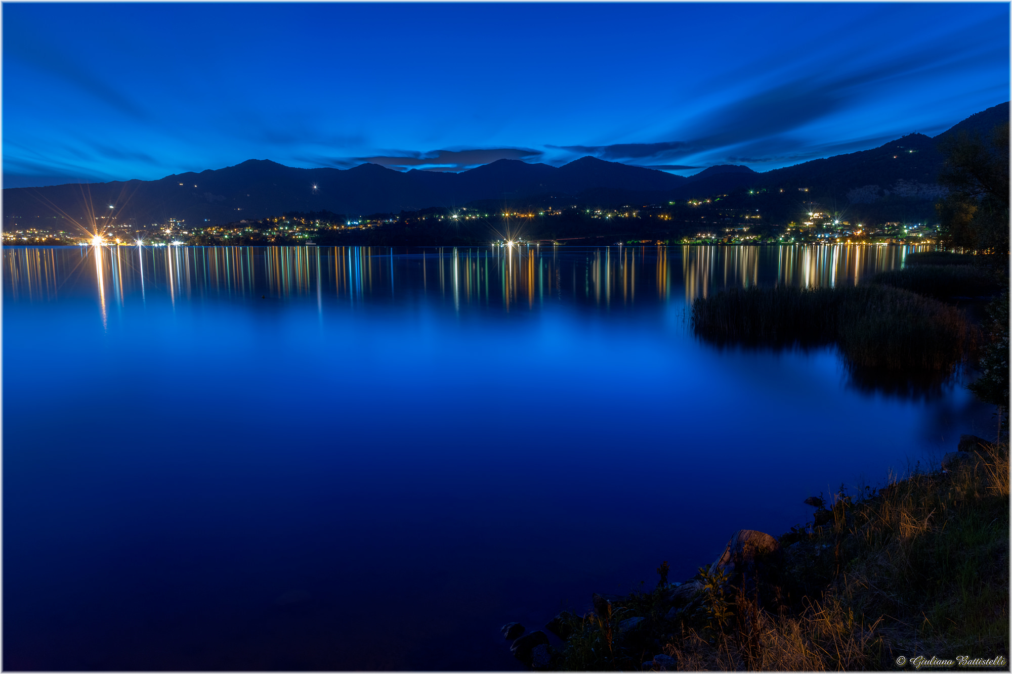 Blue time on Lake Pusiano