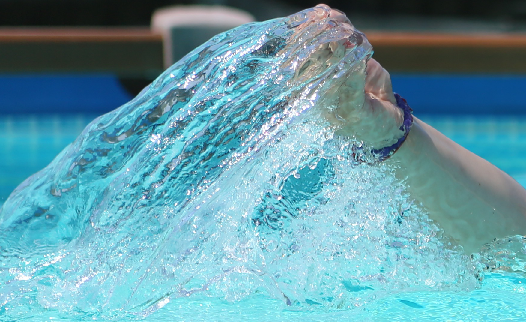 Giochi d'acqua in piscina 1