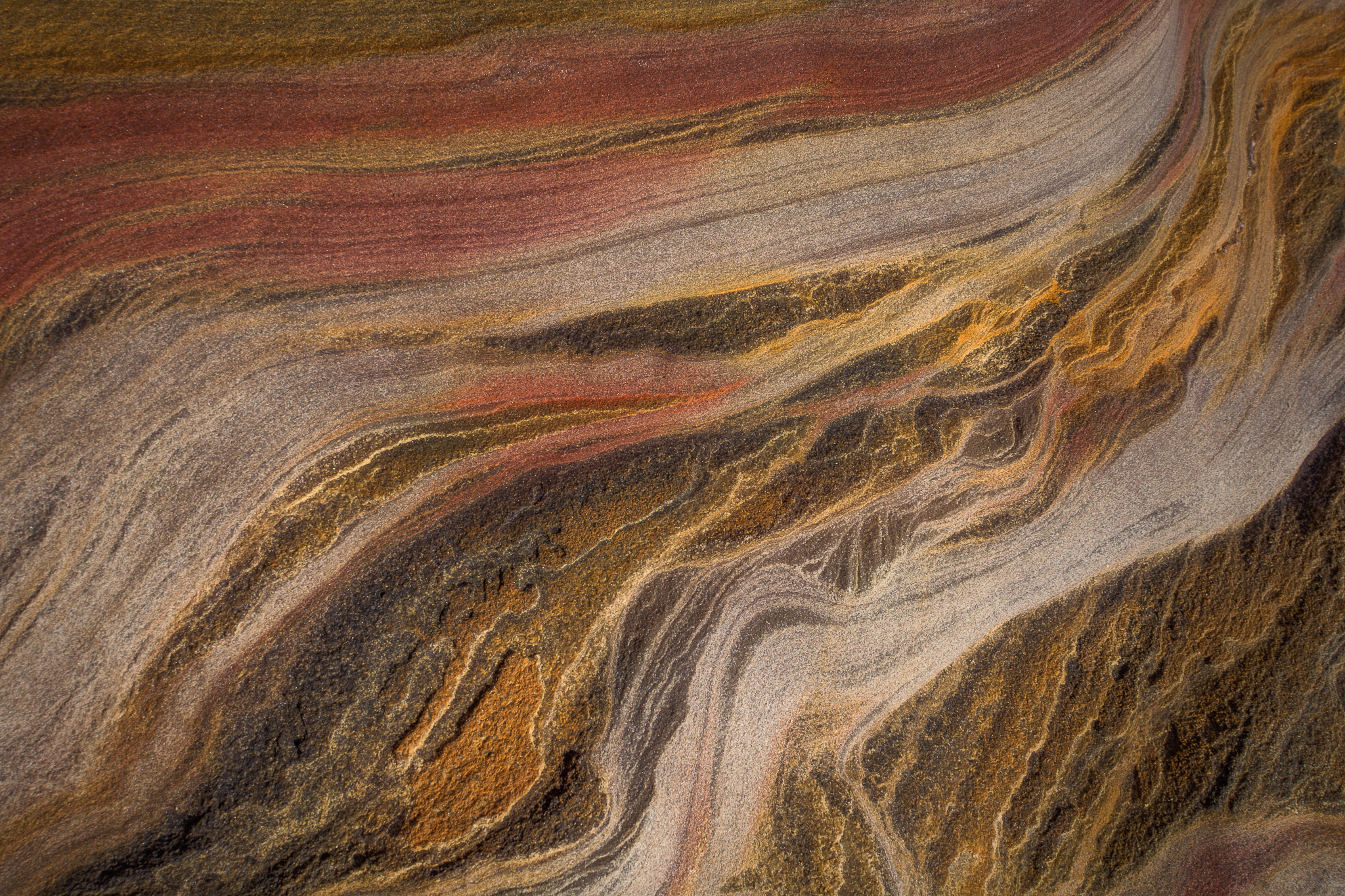 Un arcobaleno sulla roccia