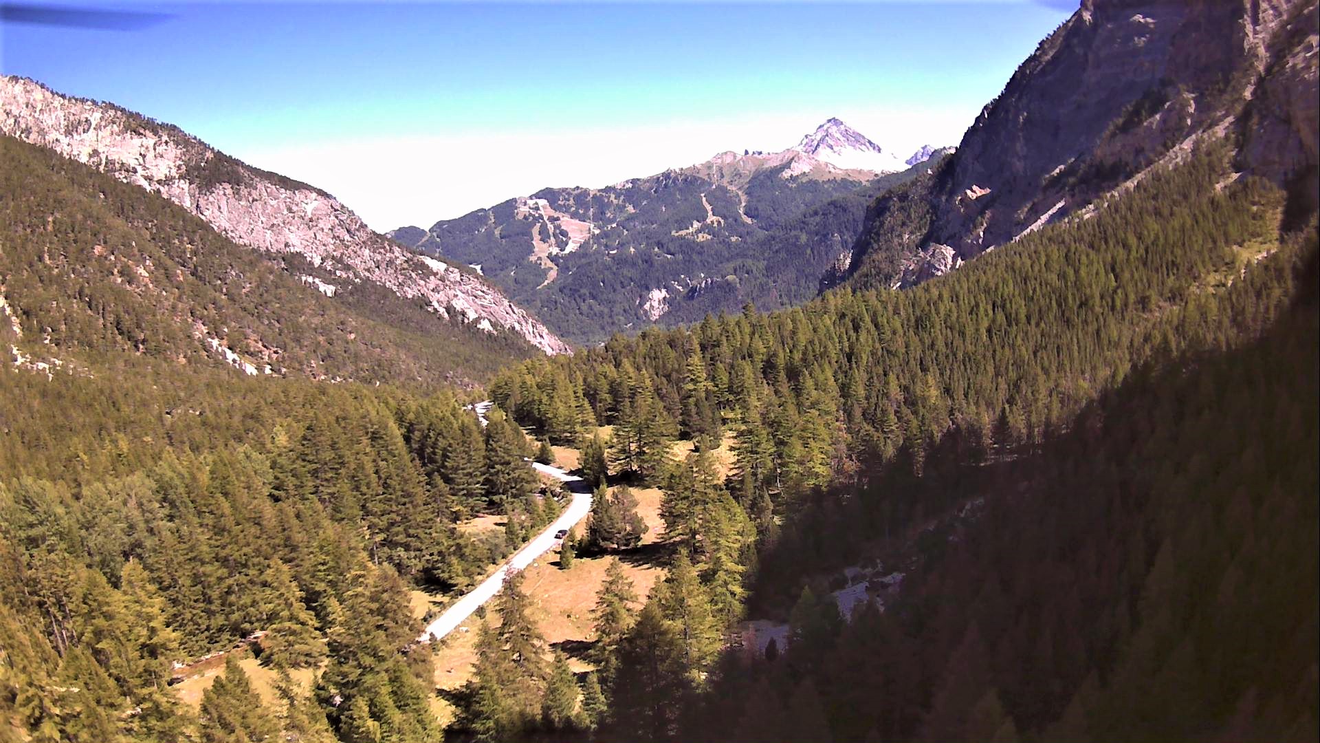 valle stretta dall'alto..