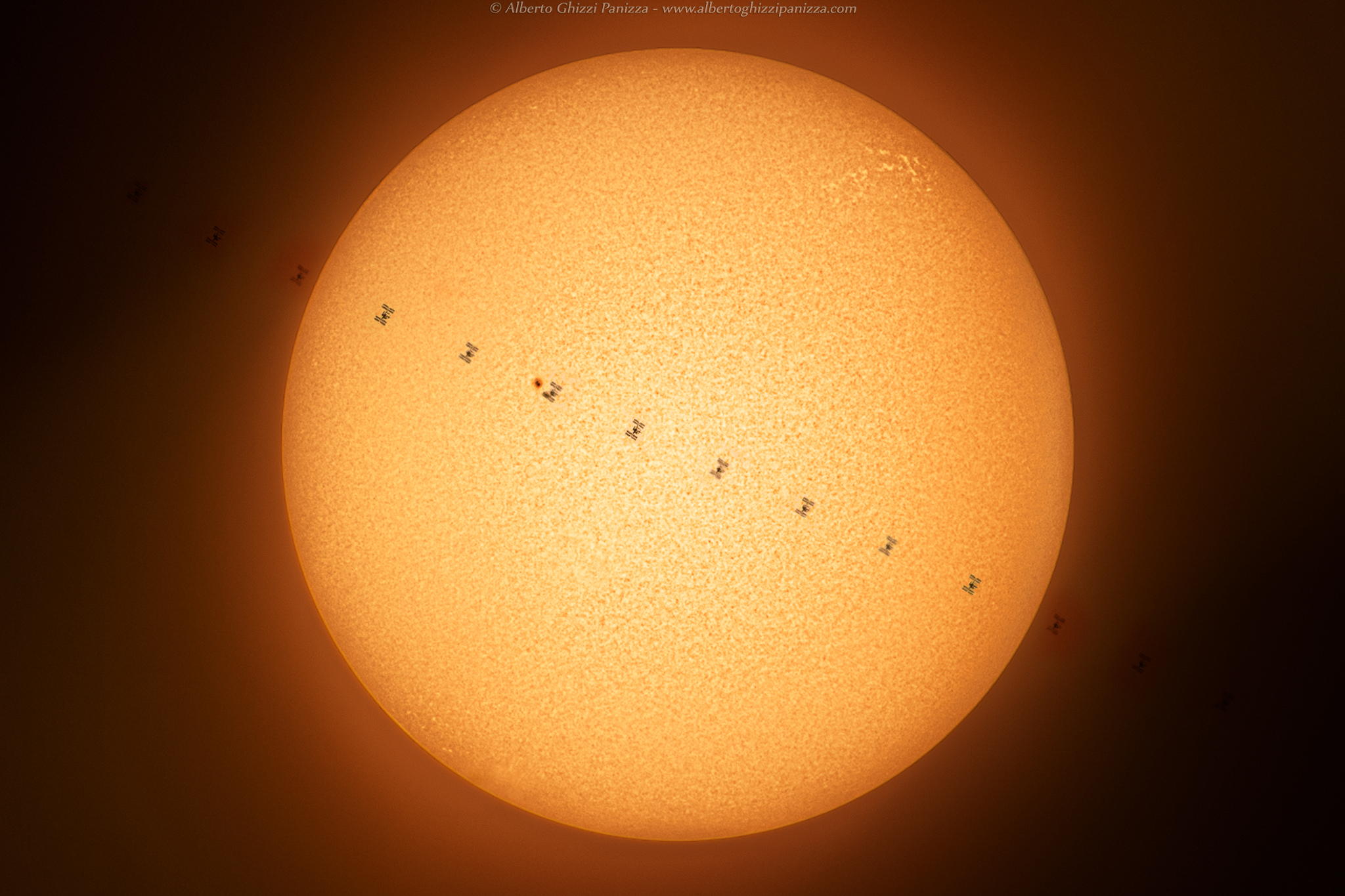 La ISS davanti al Sole - 08.08.2020