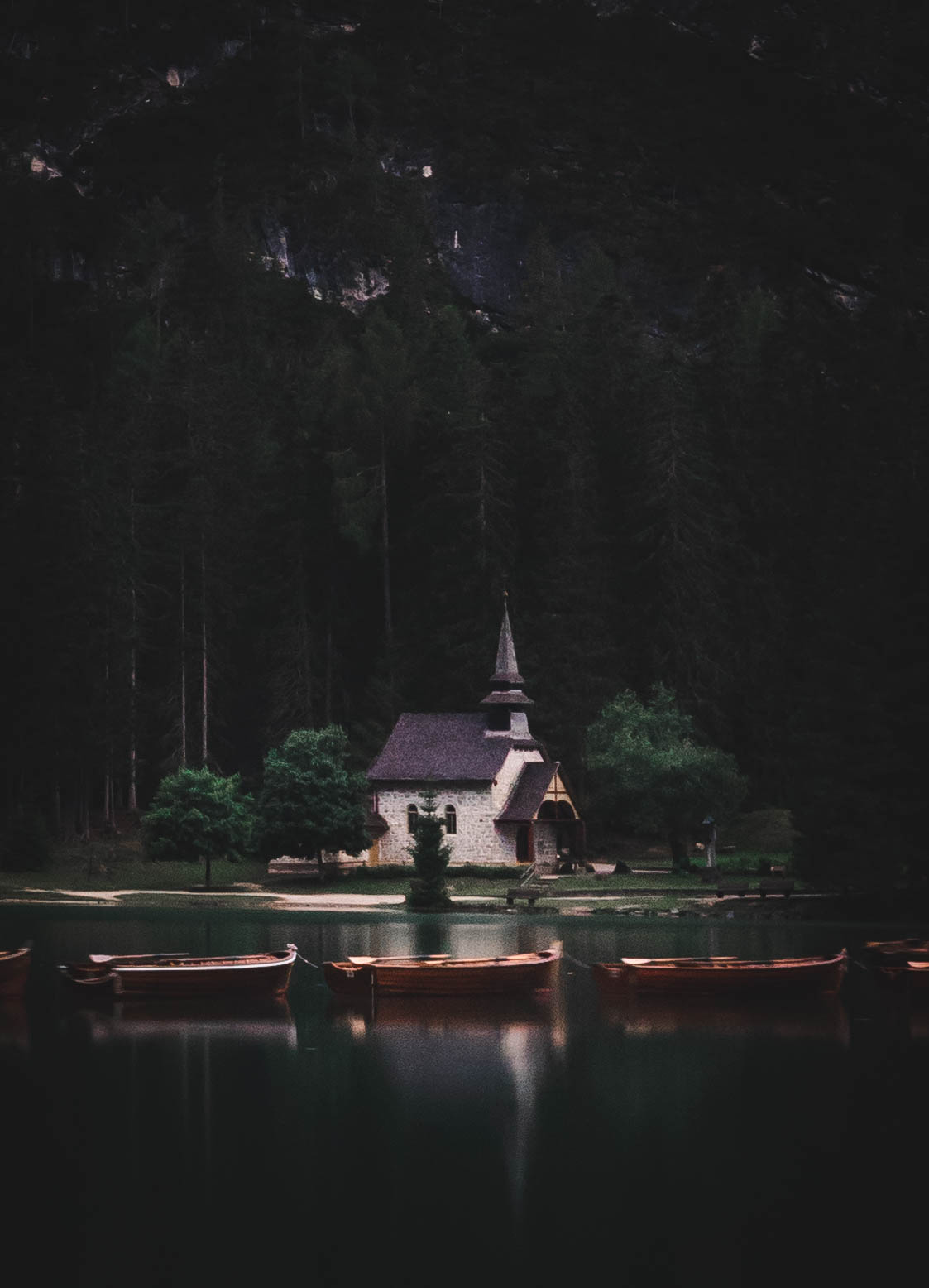 Cappella del lago di Braies