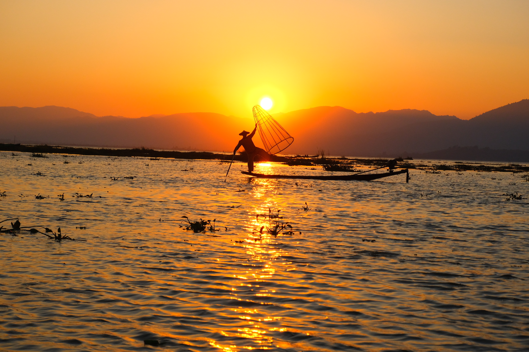 Myanmar - sunset @ Inle