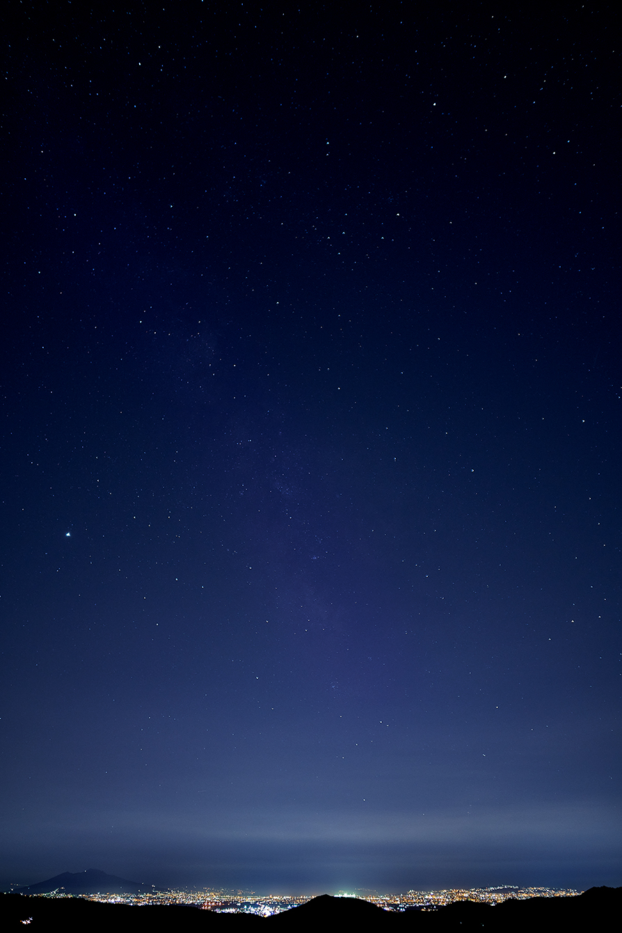 Vesuvius and a very shy milky way