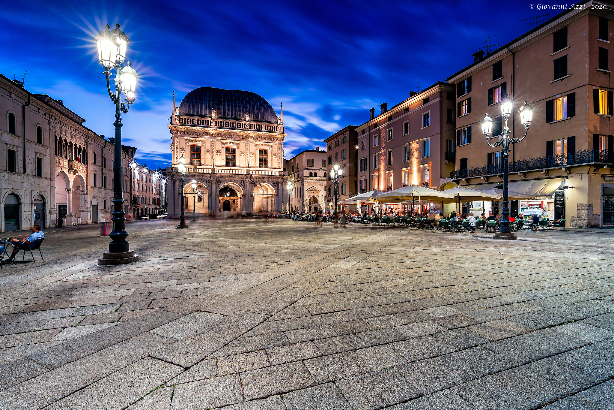 Un sabato sera in Piazza Loggia