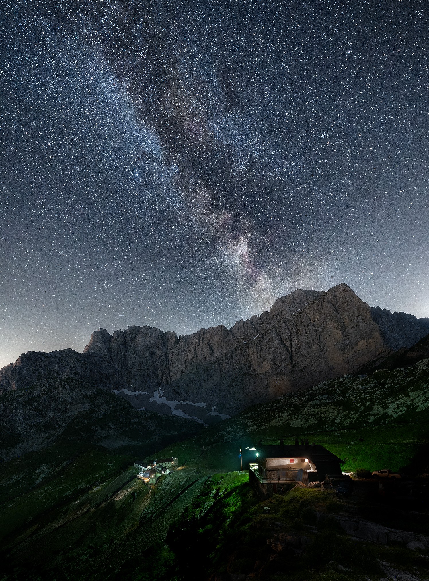 Albani Hut by night