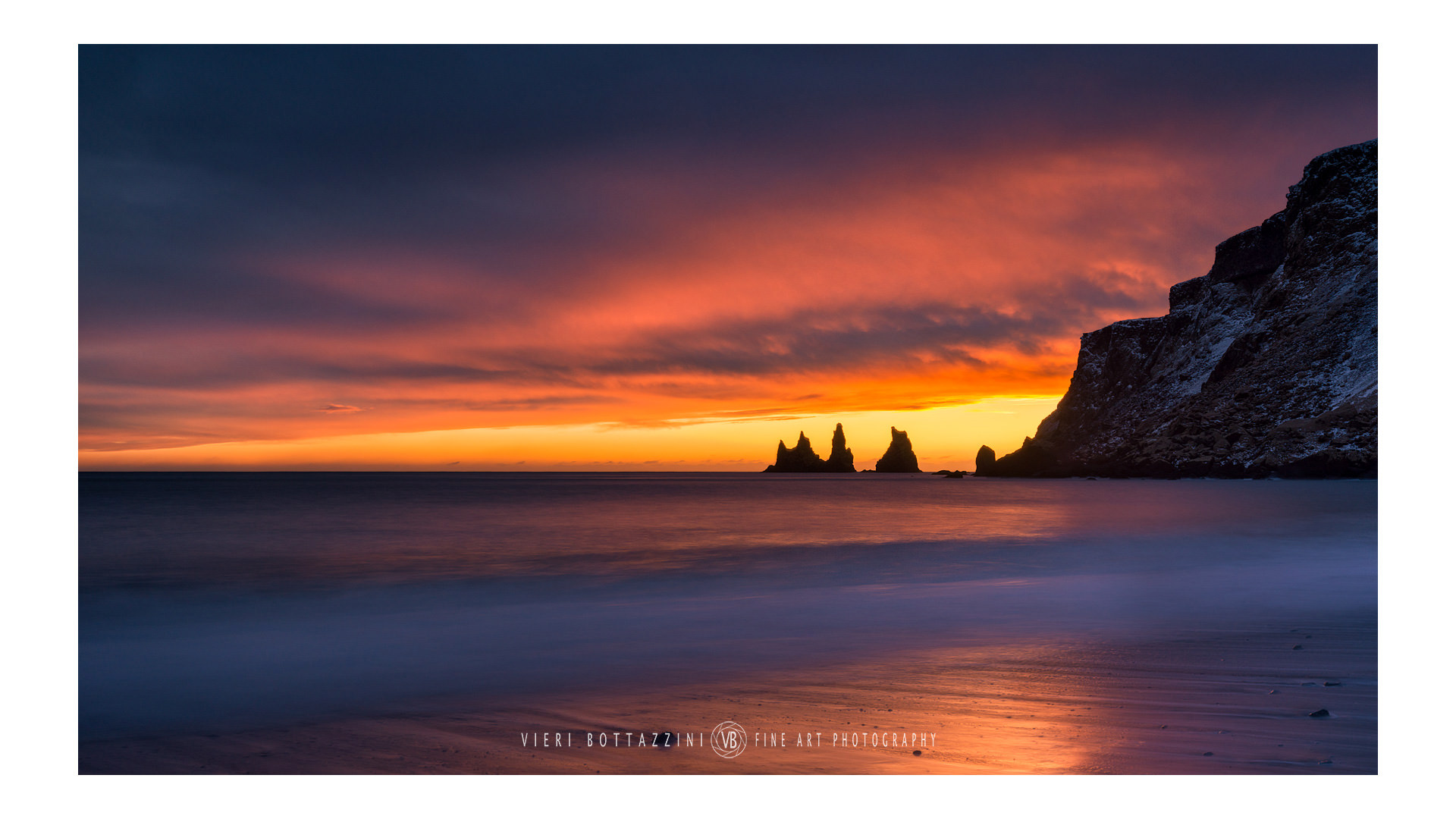 Tramonto a Reynisdrangar