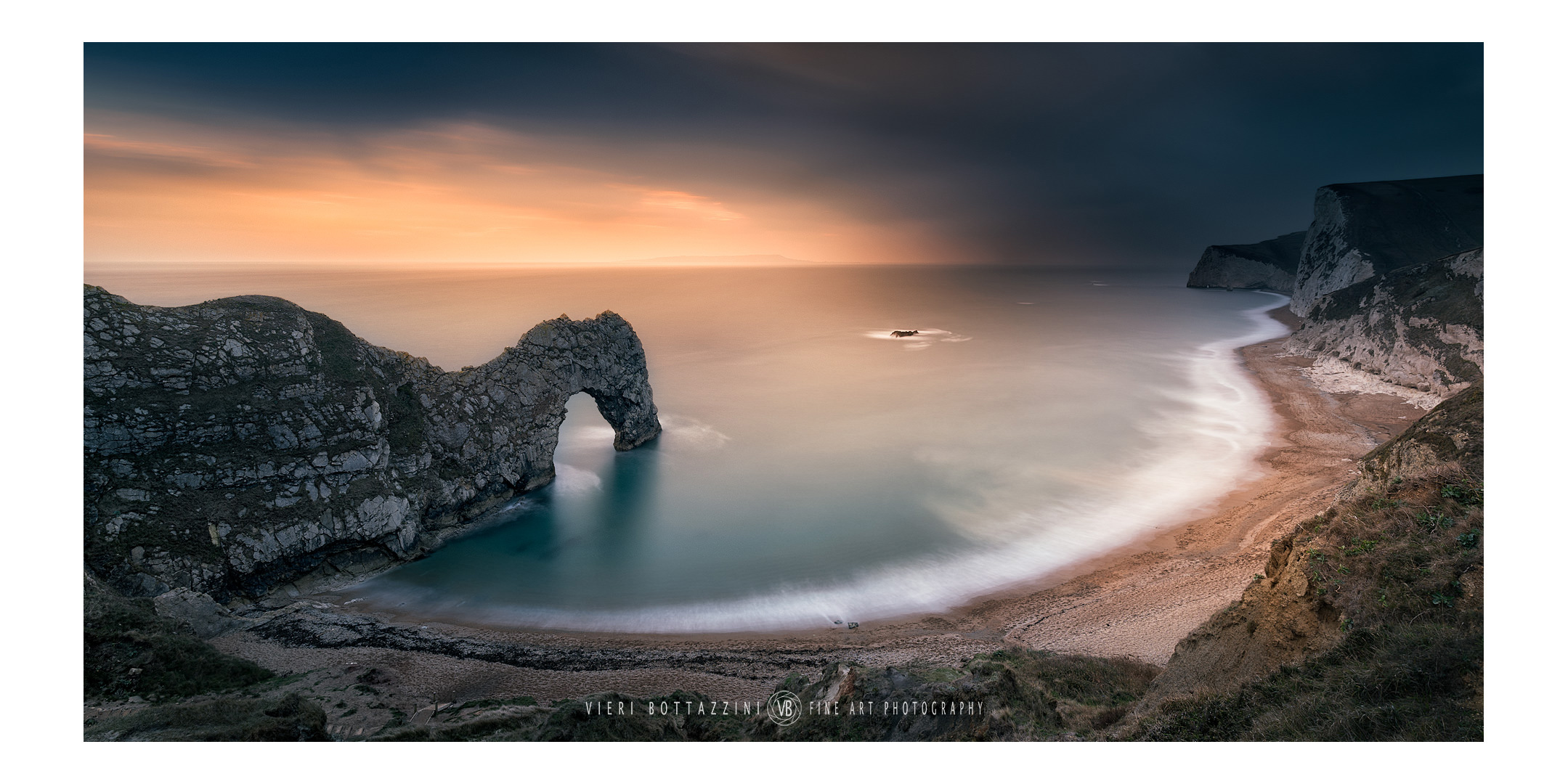 Tempesta al tramonto a Durdle Door