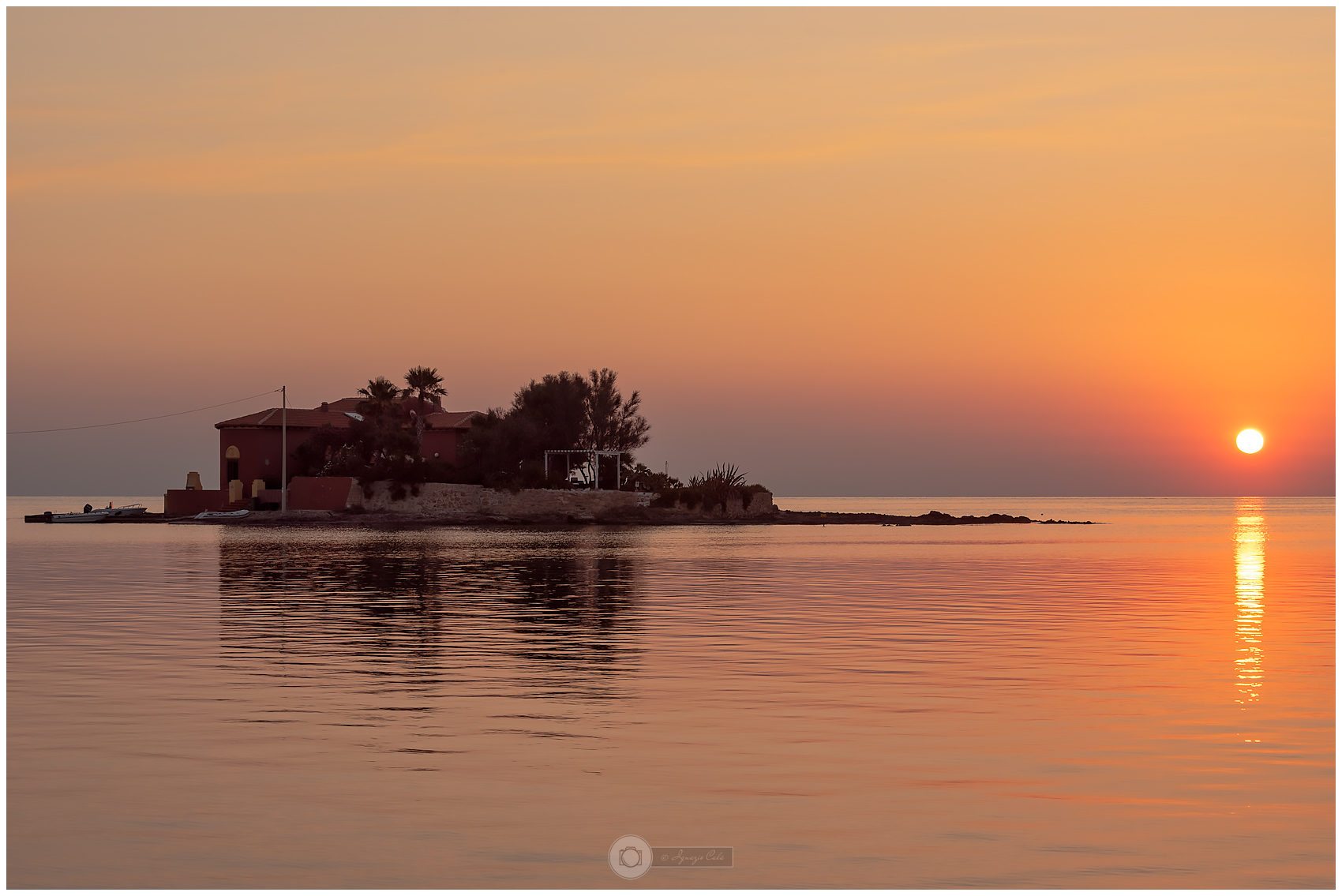 L'inizio di un nuovo giorno all'isolotto Brancati.
