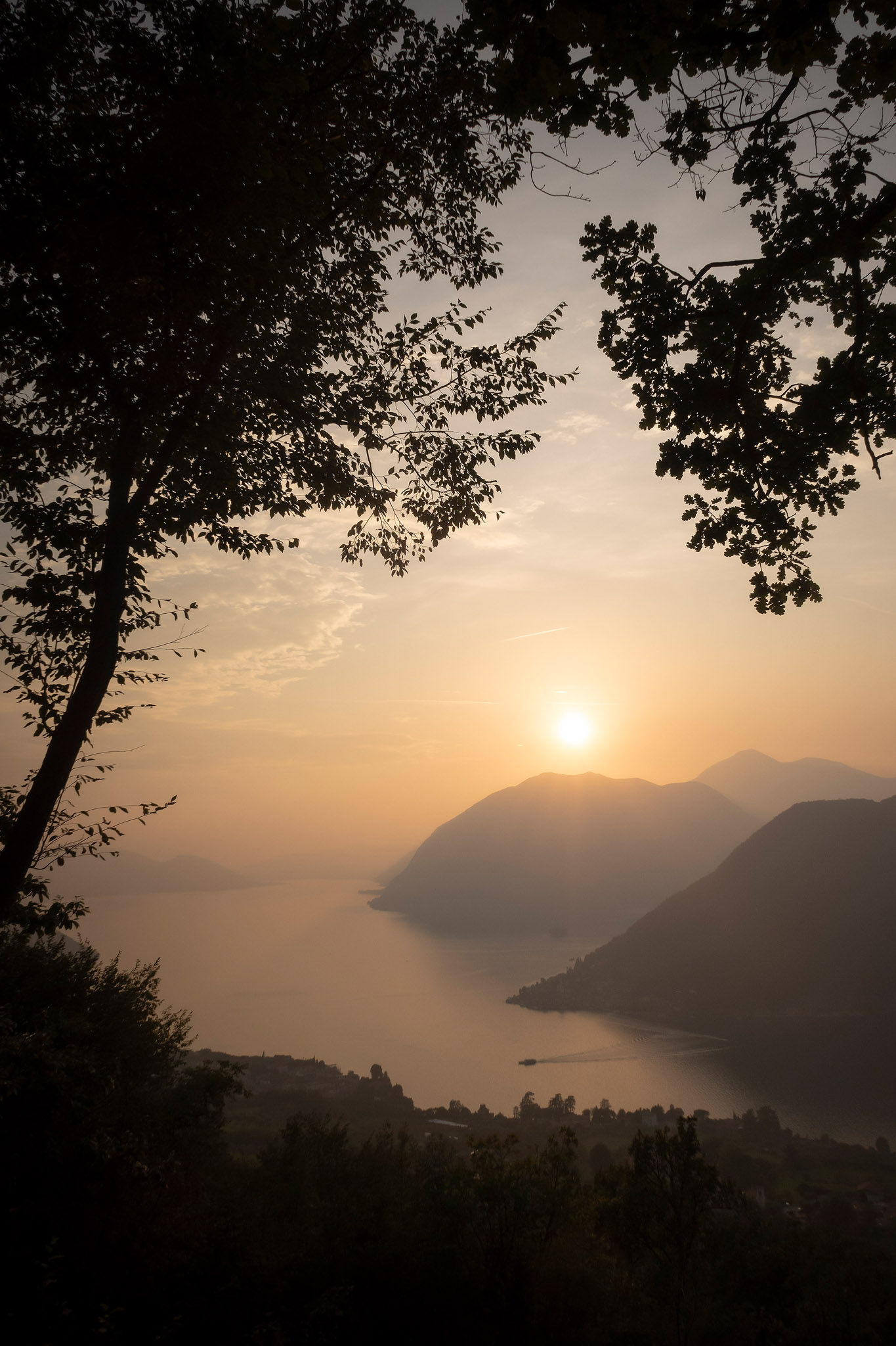 Lago d'Iseo al Tramonto