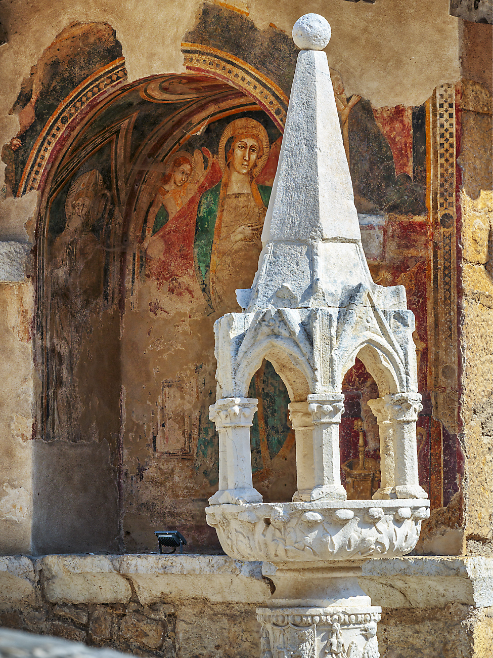 Fontecchio, Fontana Medievale 3