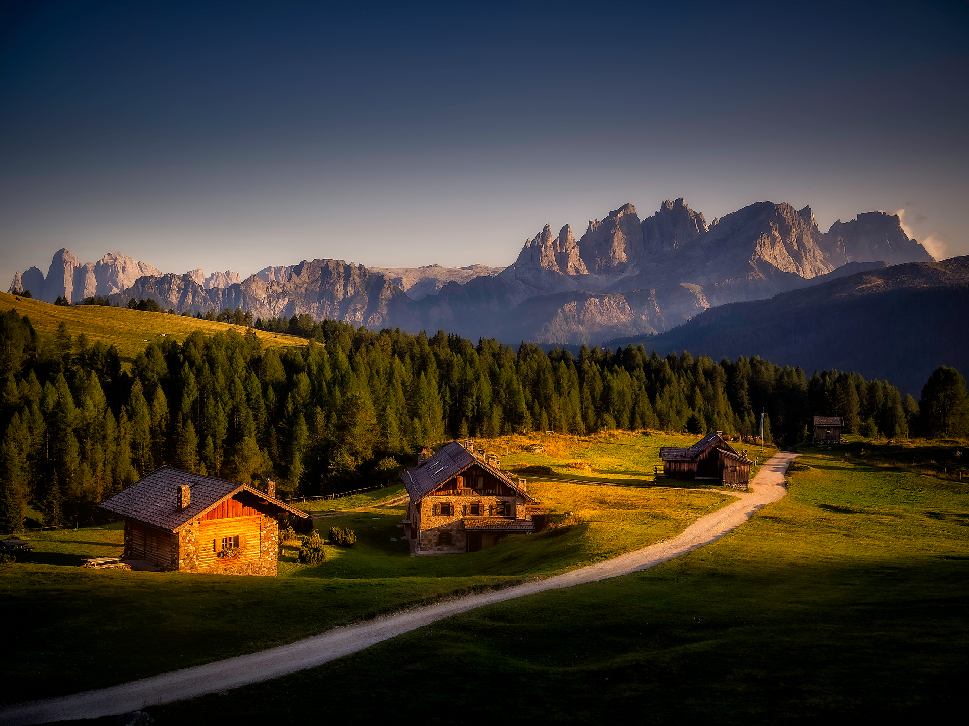 Piccolo mondo antico