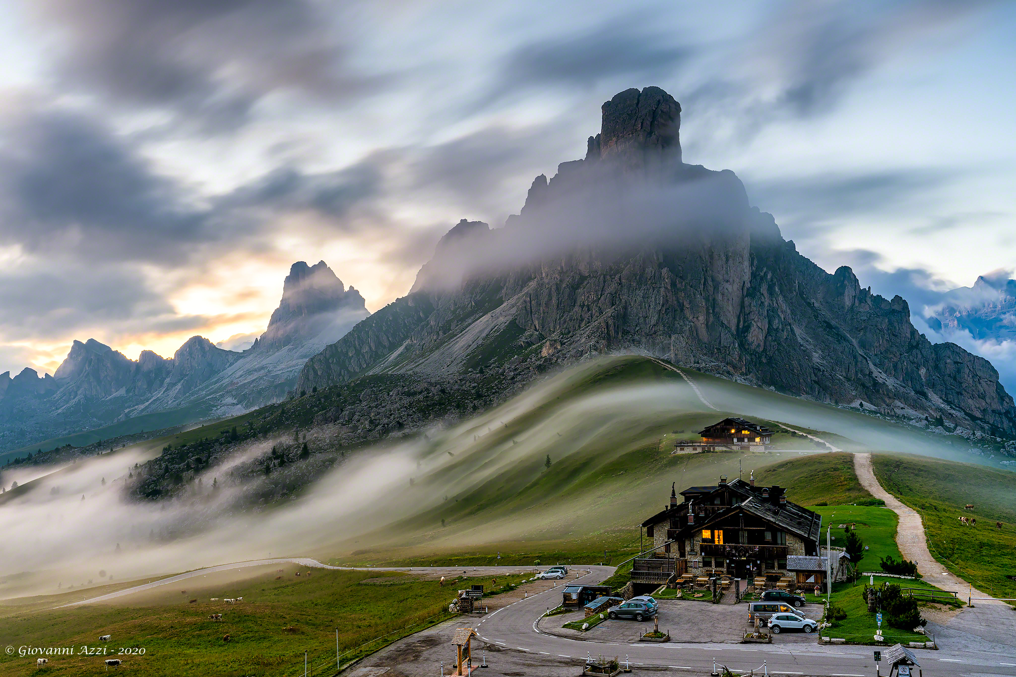 Carezza delle nubi al Passo Giau