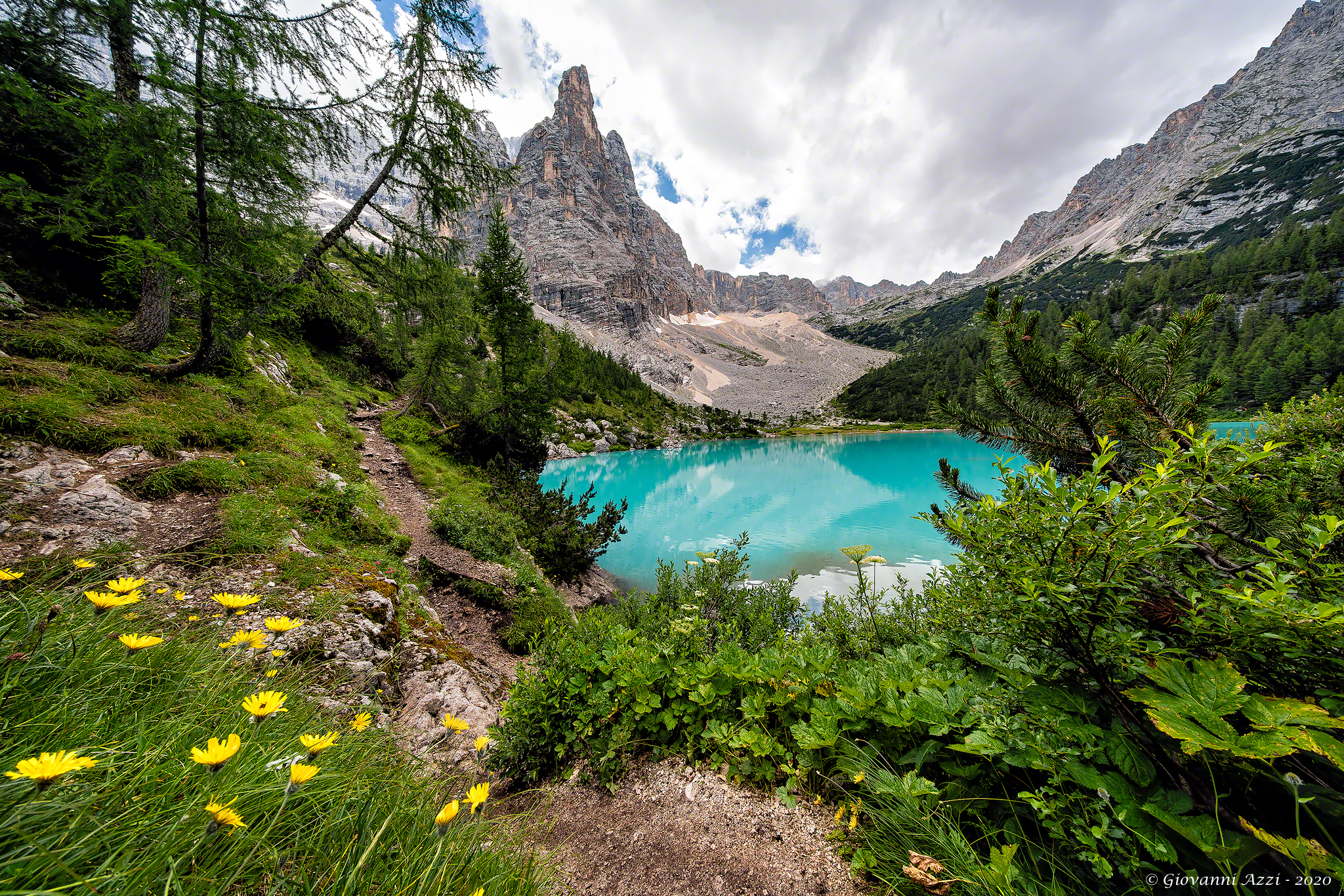 Glimpse of Lake Sorapis