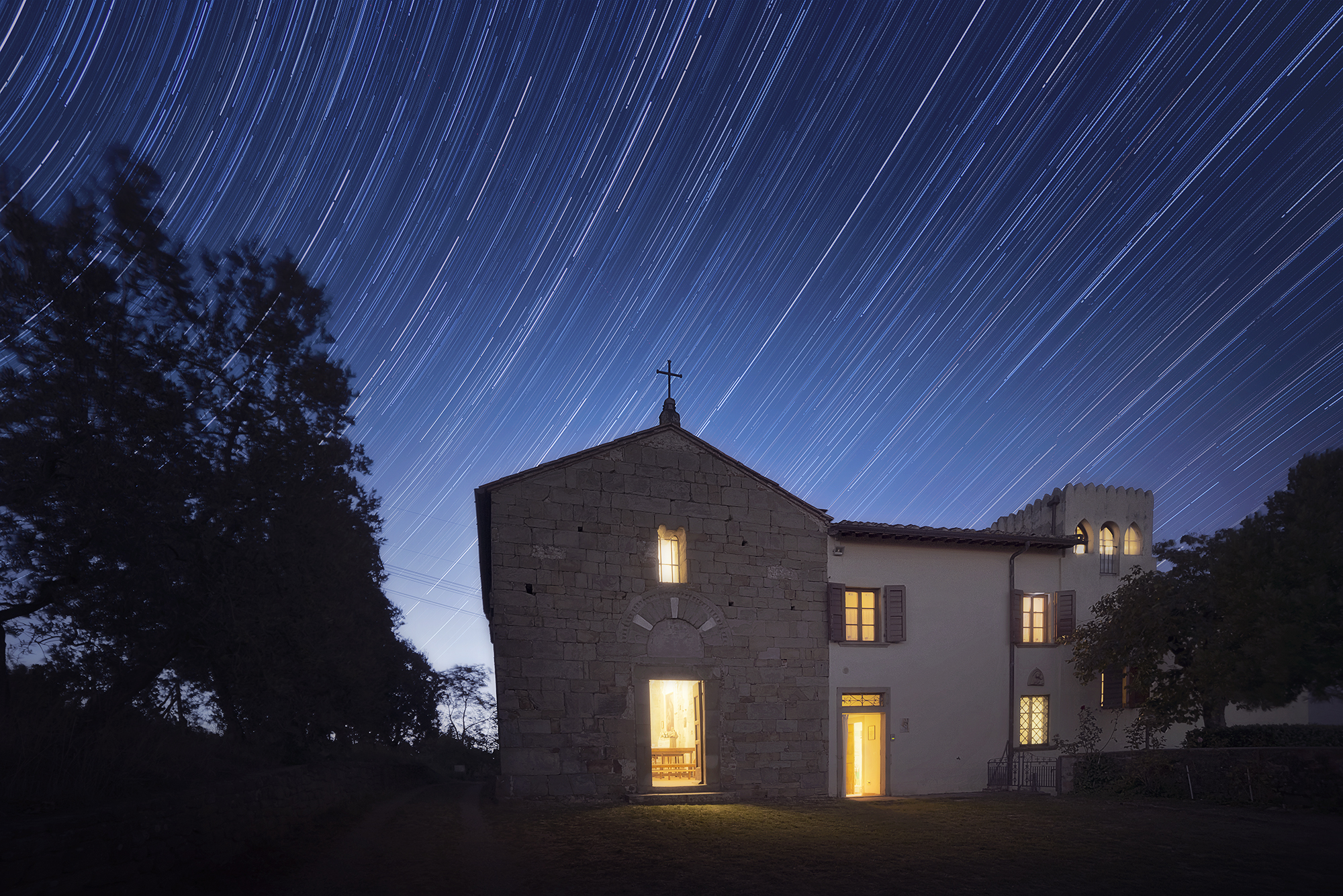star trails in pulignano
