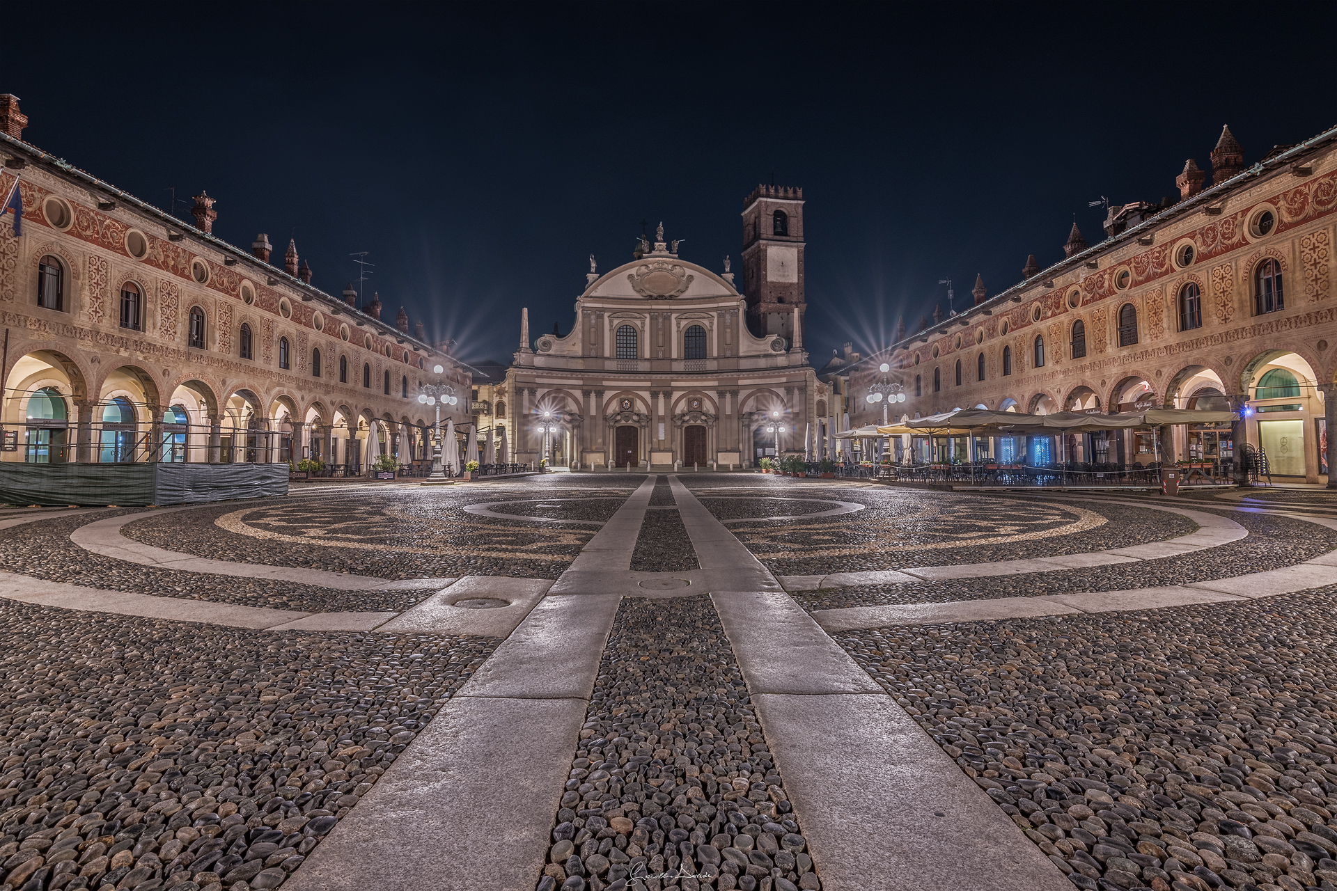 Vigevano di sera