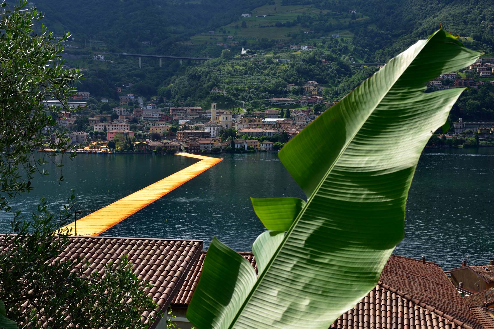 2016-magic of Christo-1 catwalks