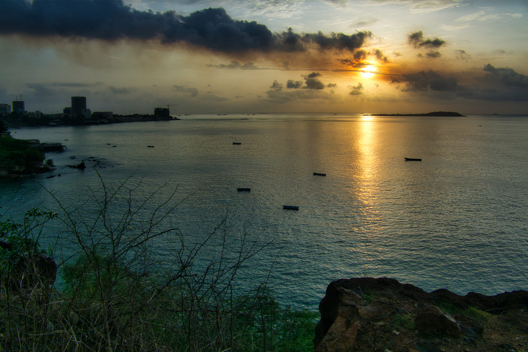 Levé du soleil sur l'Ile de Goré (Senegal)