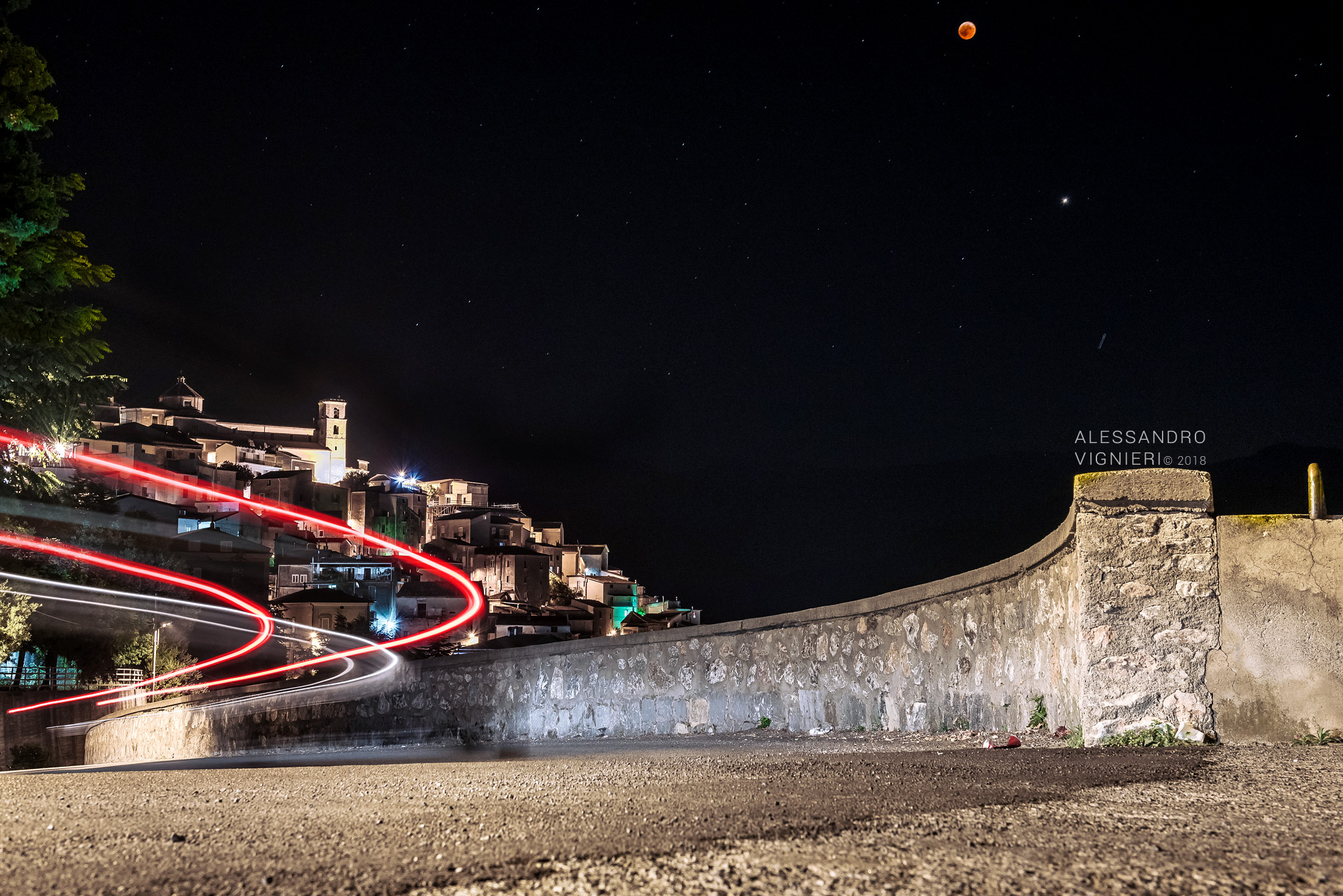 L'ultima luna di un ultimo venerdì di fine Luglio