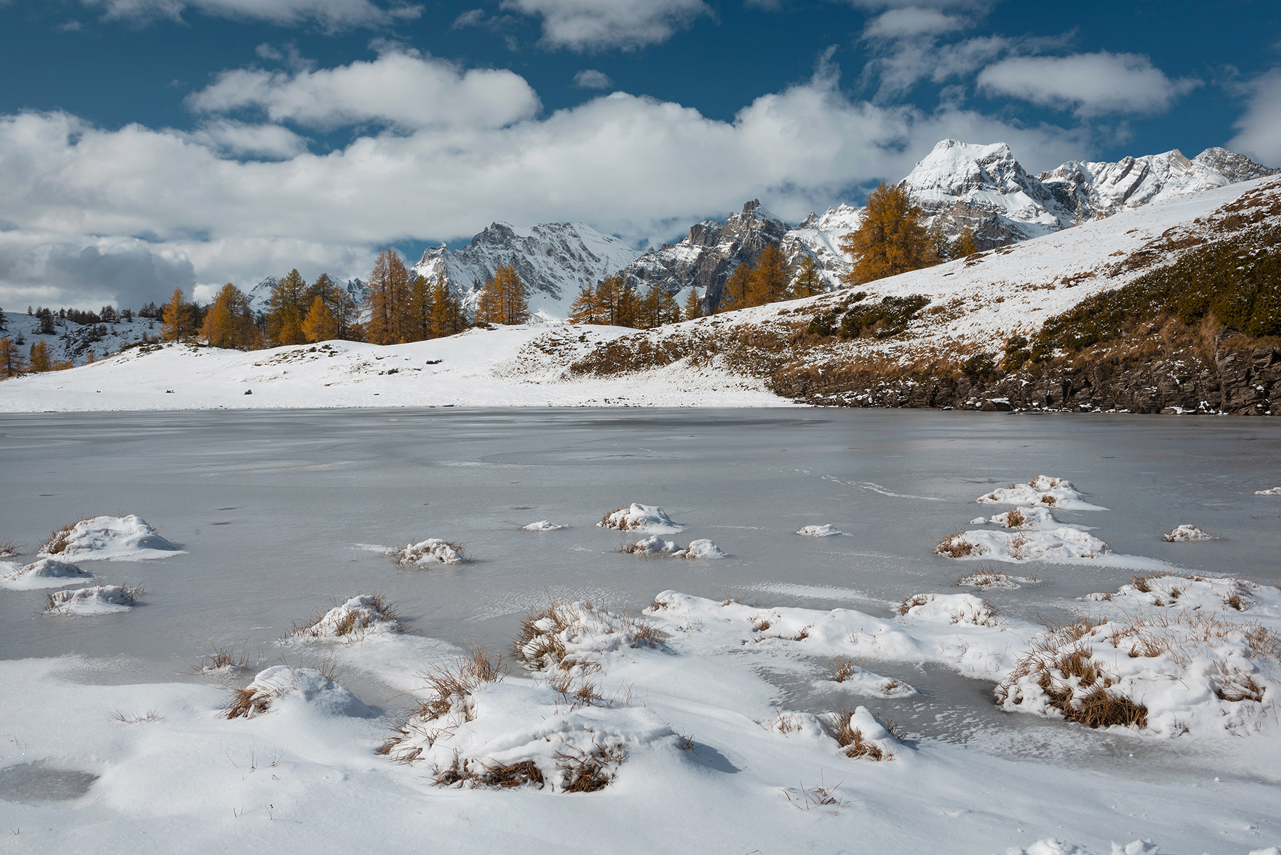 Lago Sangiatto ghiacciato