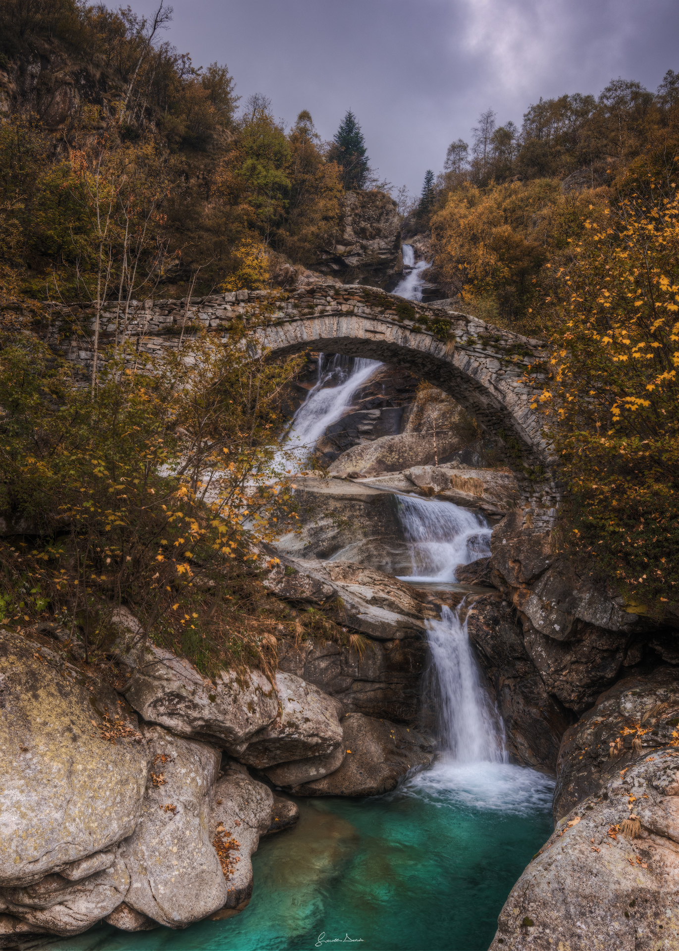 il ponte e il suo torrente