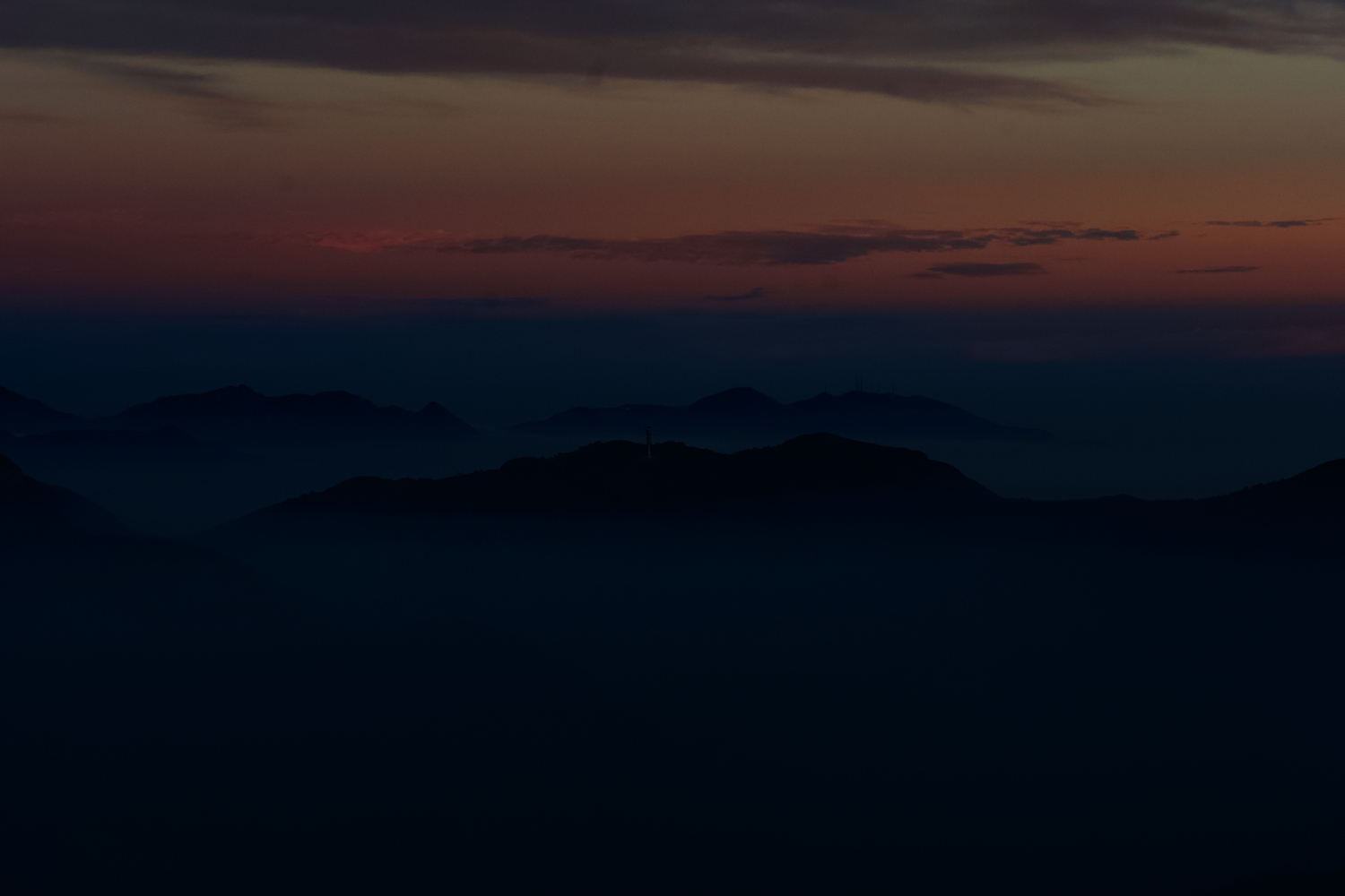 Islands in a sea of fog