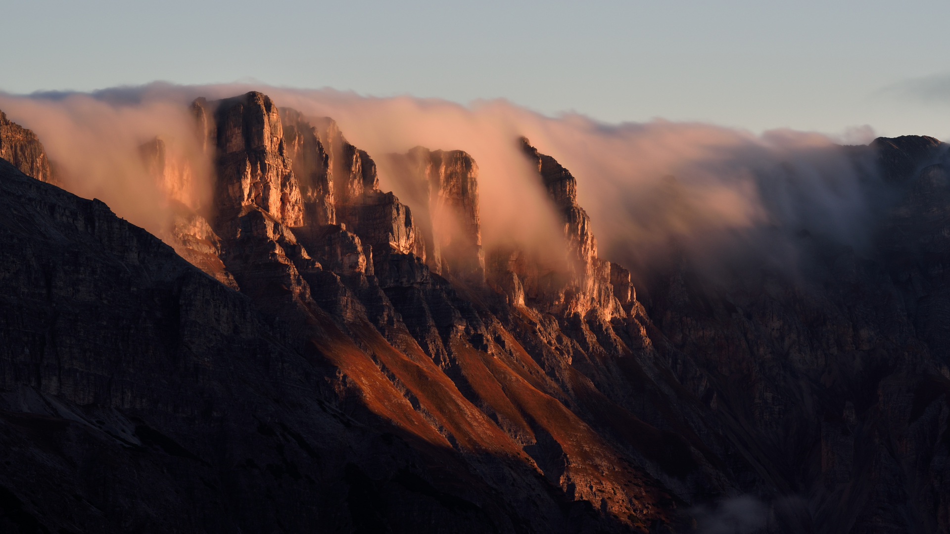 Low clouds in Val Travenanz