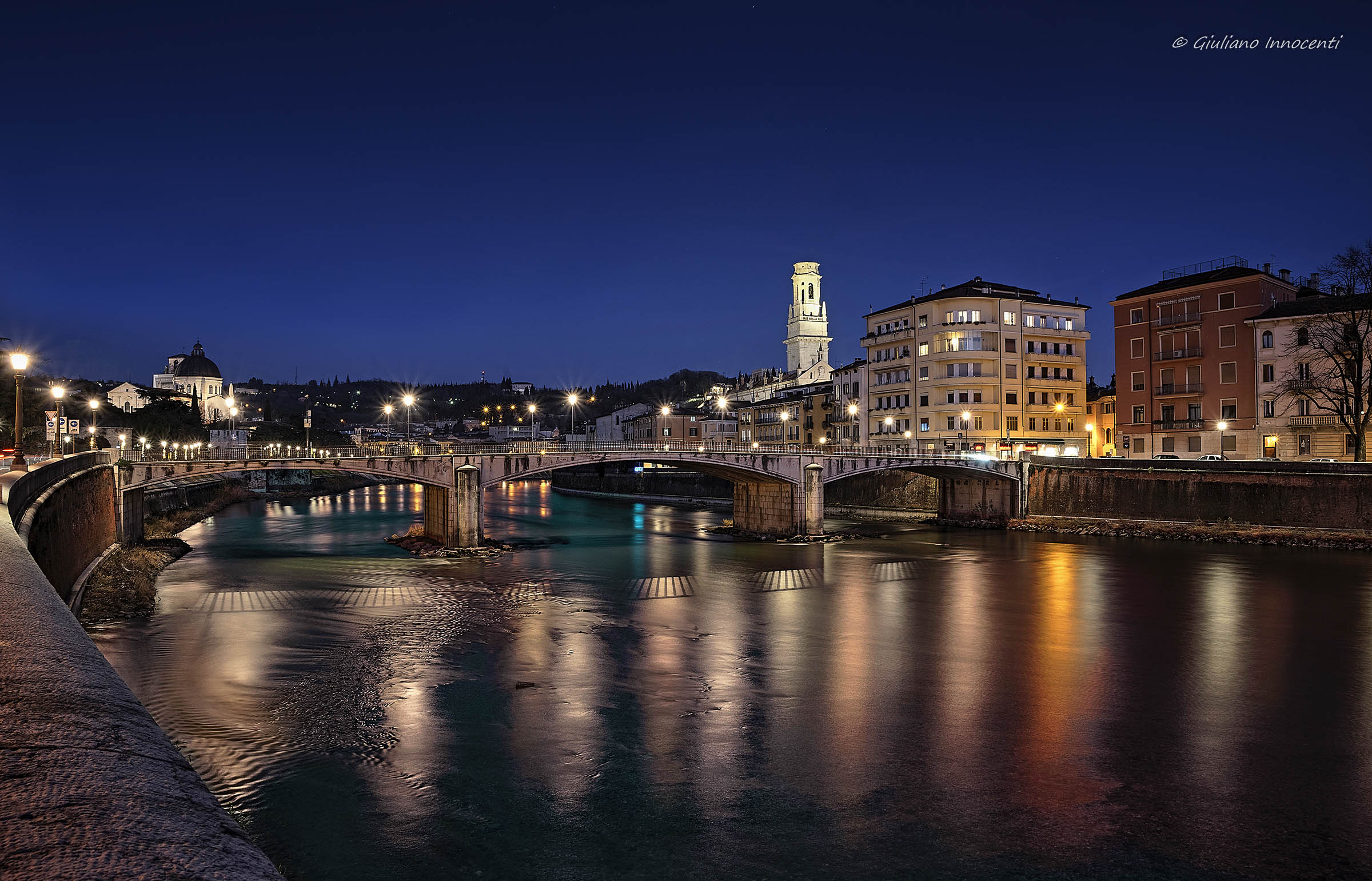 L'Adige si illumina di colori