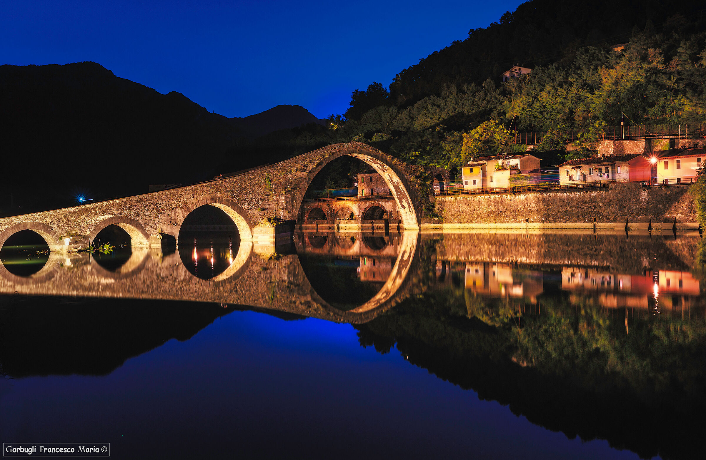 Il treno fantasma...sotto il Ponte della Maddalena