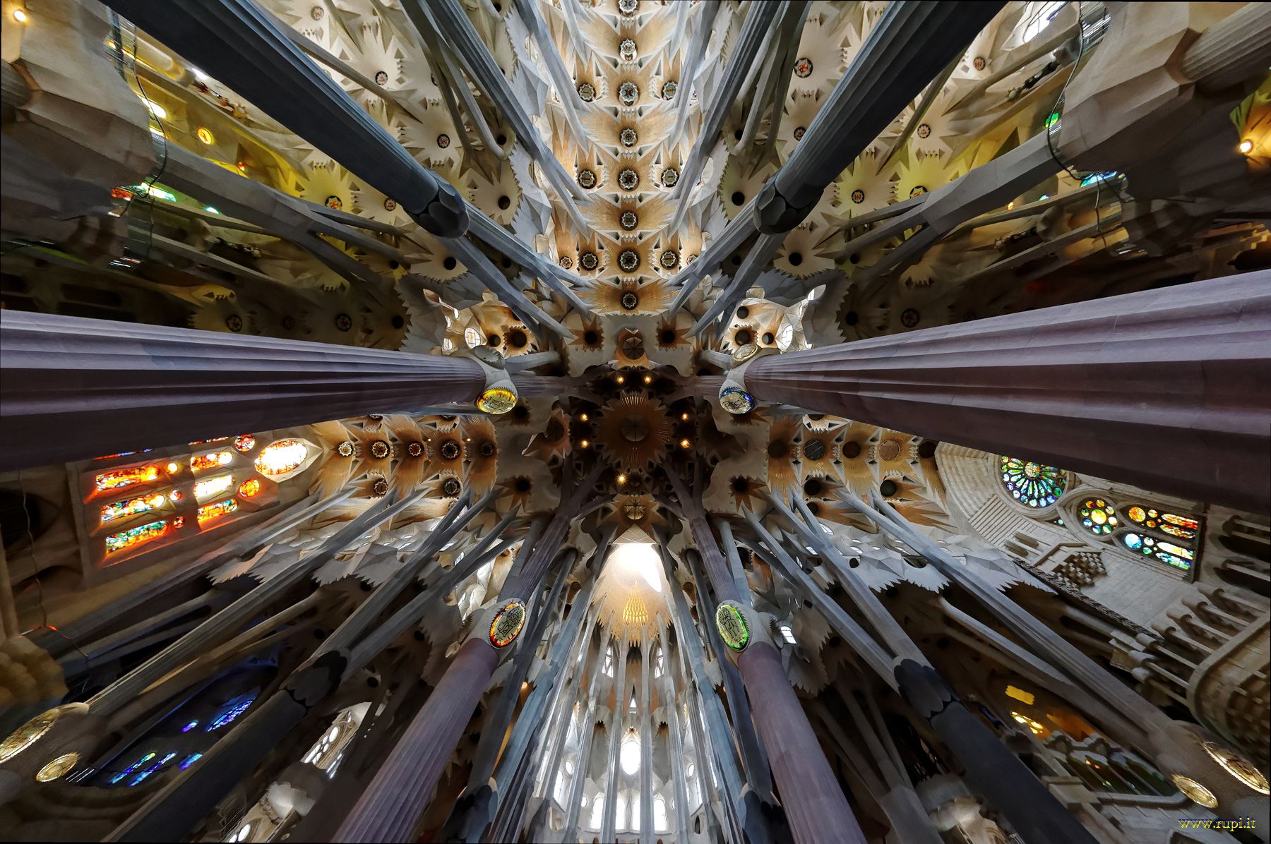 Sagrada Familia: cruise Central