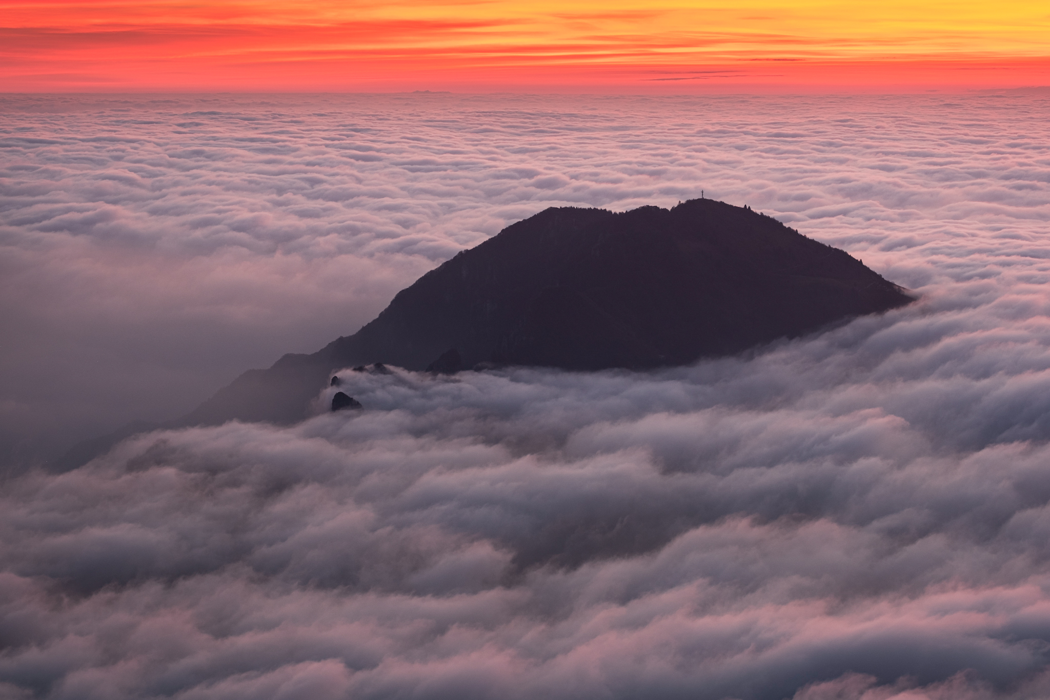 L'isola nel mare di nubi