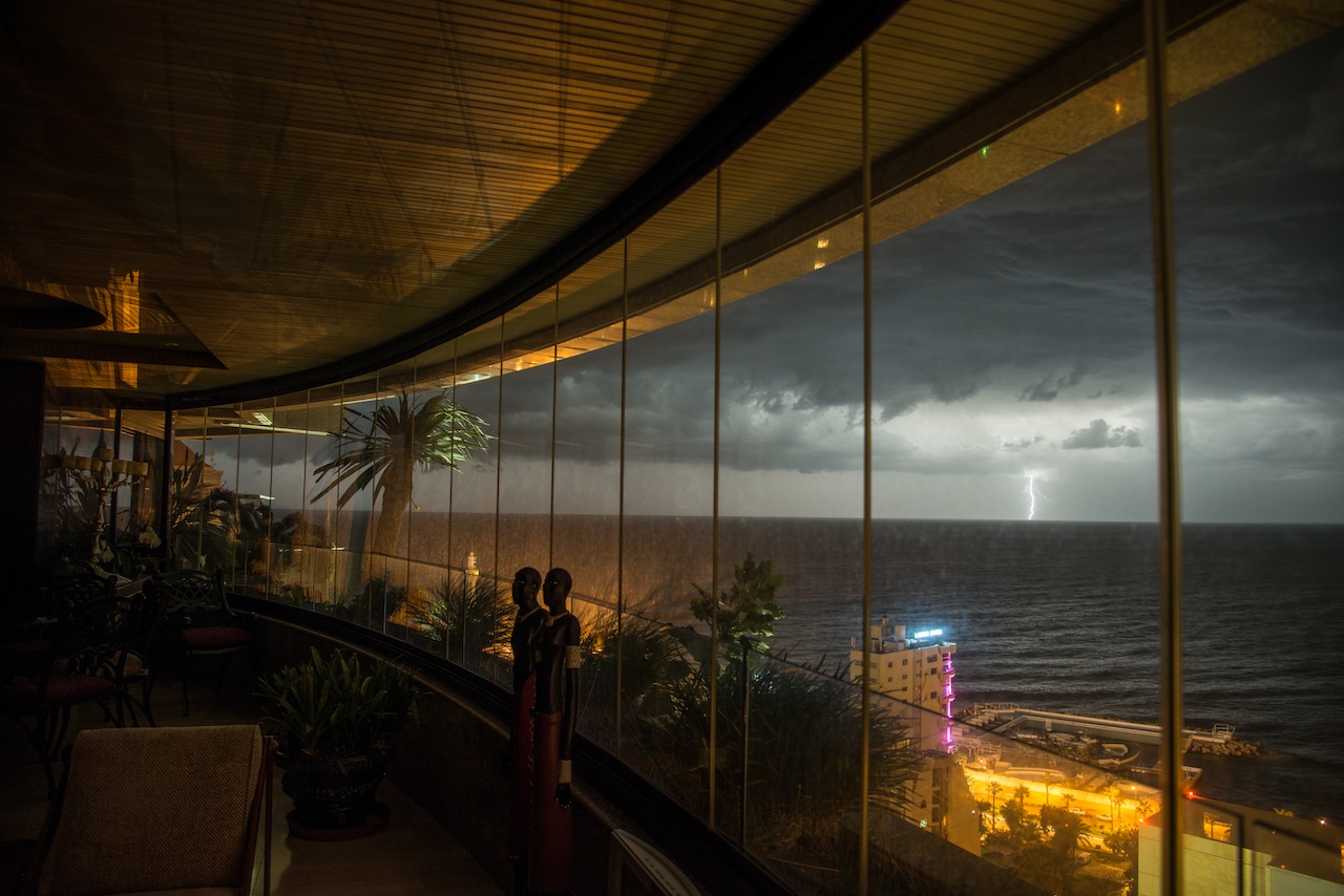 Lightning in the Horizon