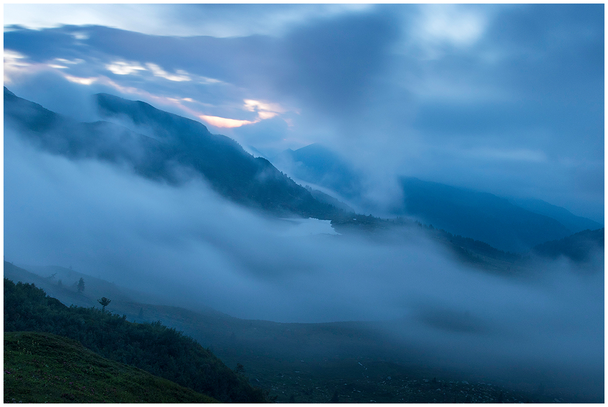 it's almost night high trompia valley.