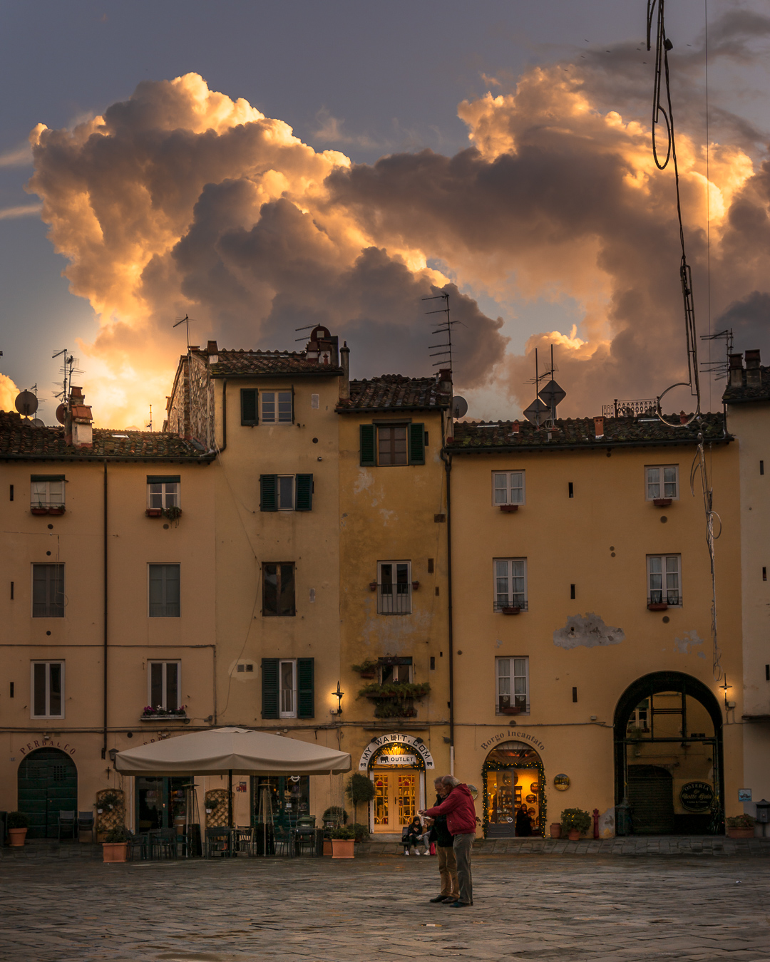 Lucca, Amphitheater Square