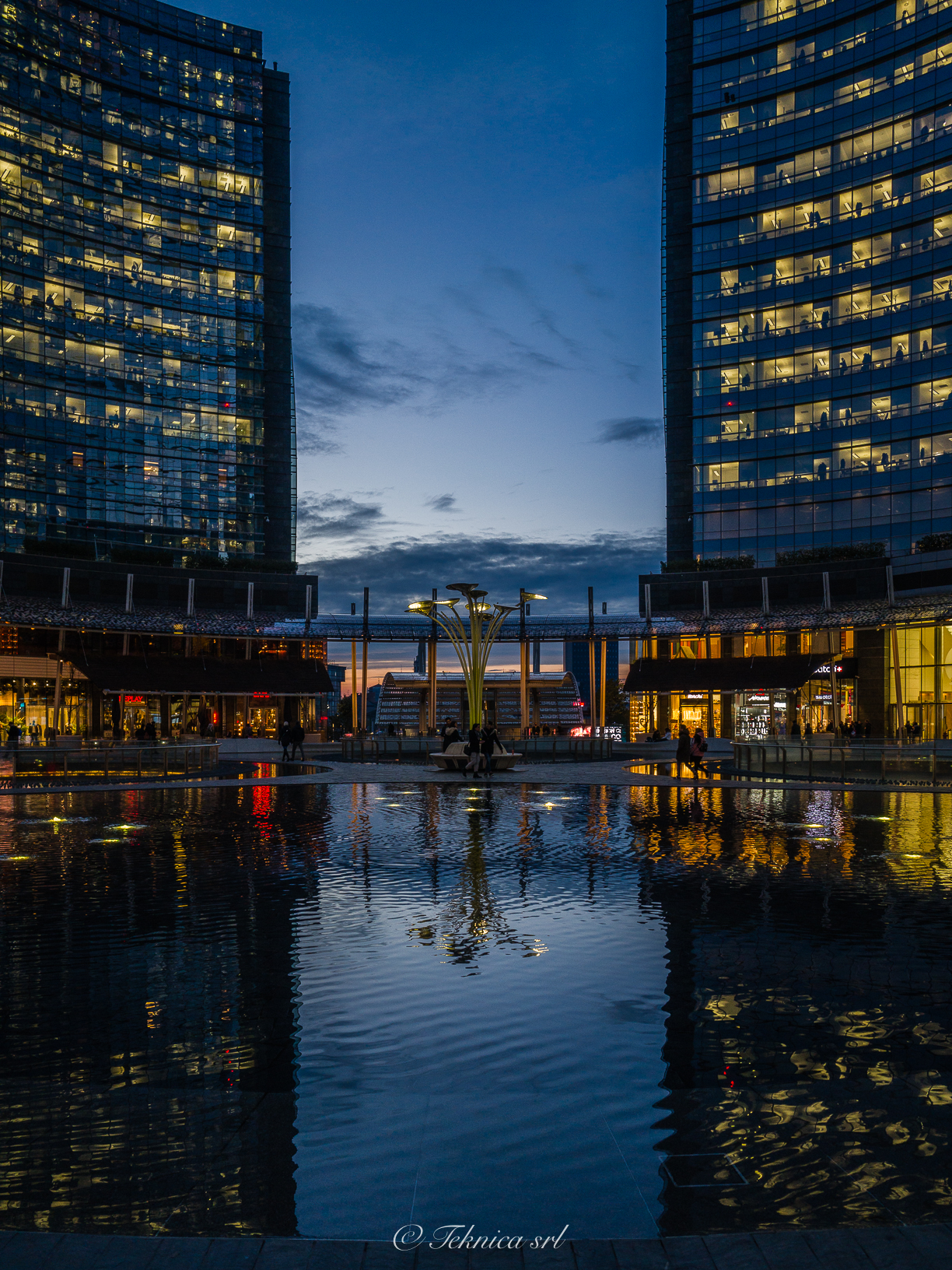 Gae Aulenti by night