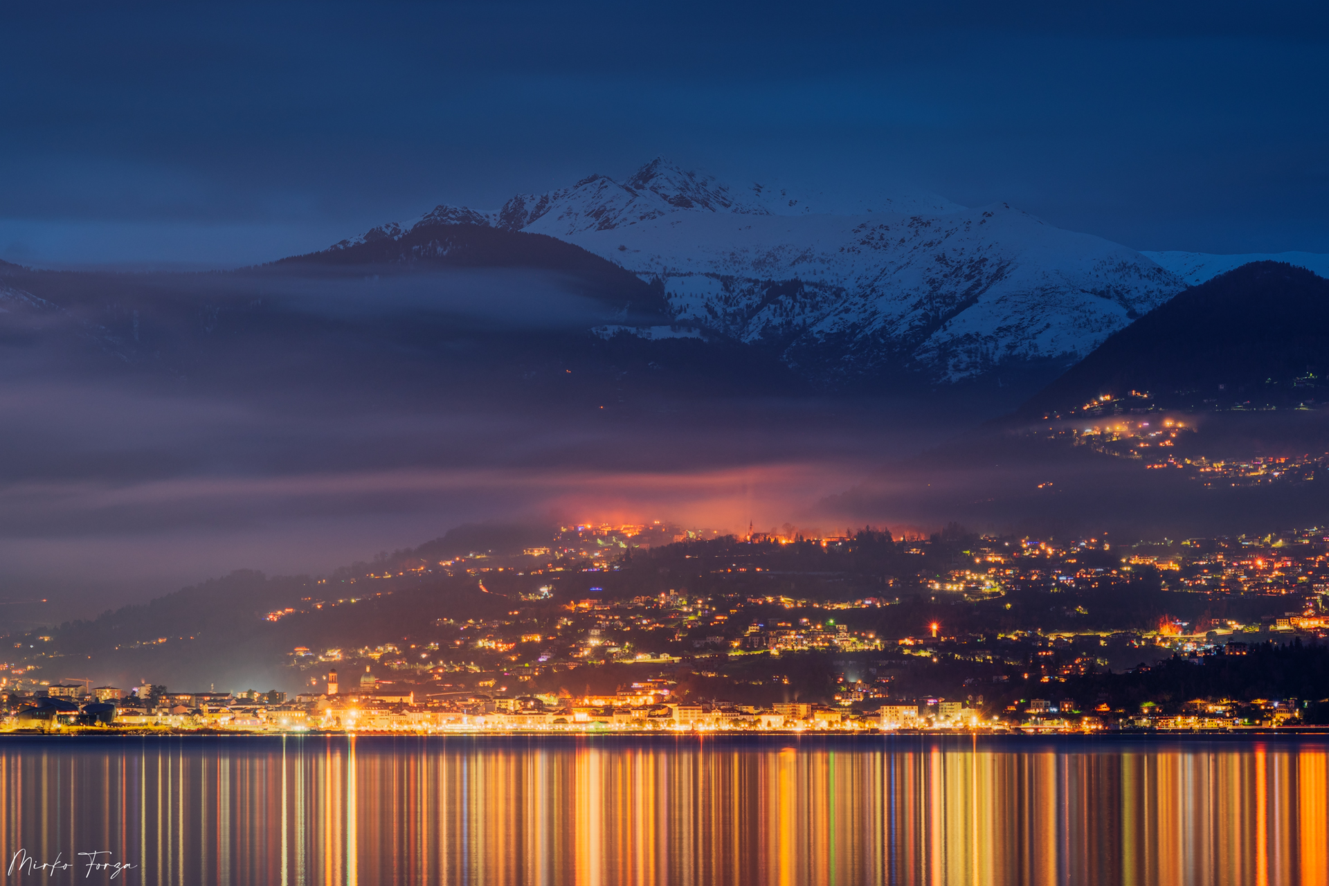 Lights and mists on Lake Maggiore.