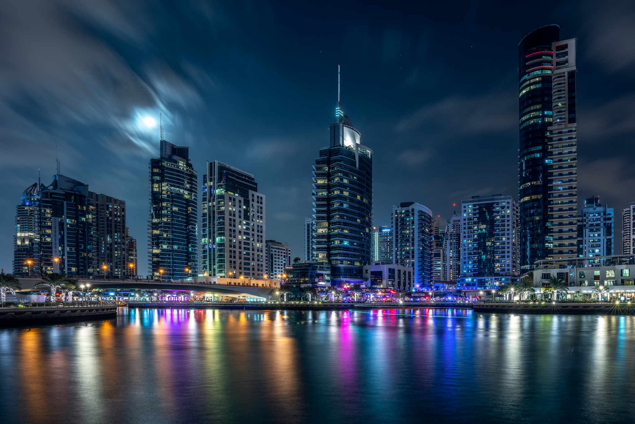 Luna piena a Dubai marina