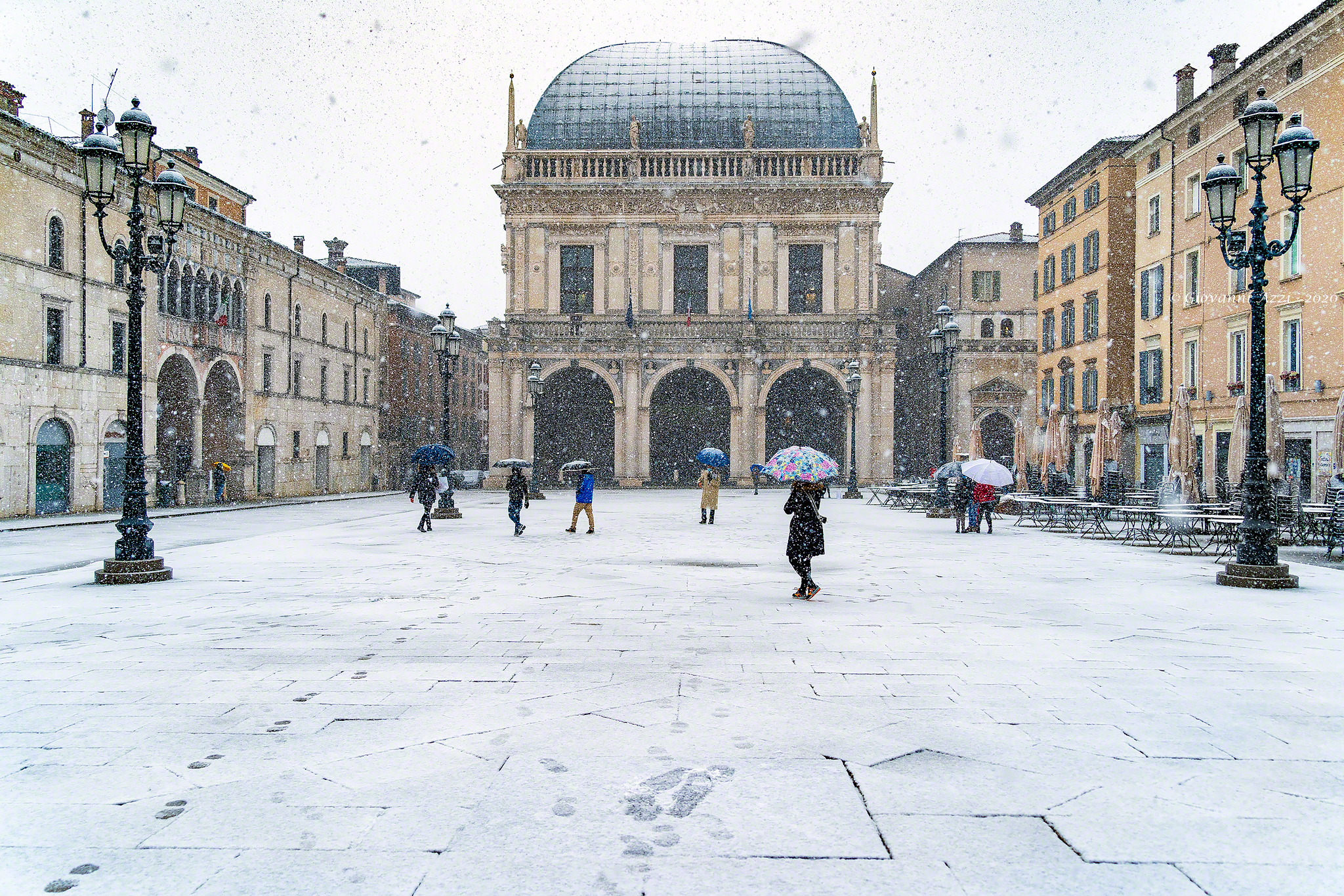 Piazza Loggia innevata