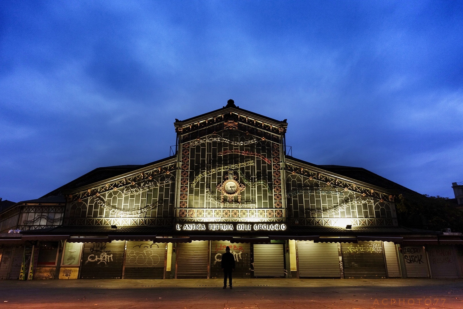 Solo,all'antica tettoia dell'orologio