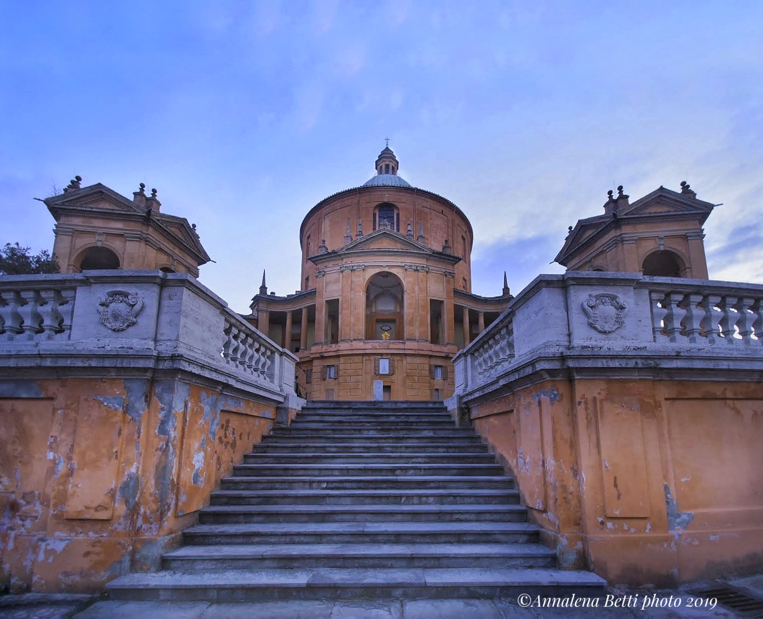 Scalinata della Chiesa di San Luca
