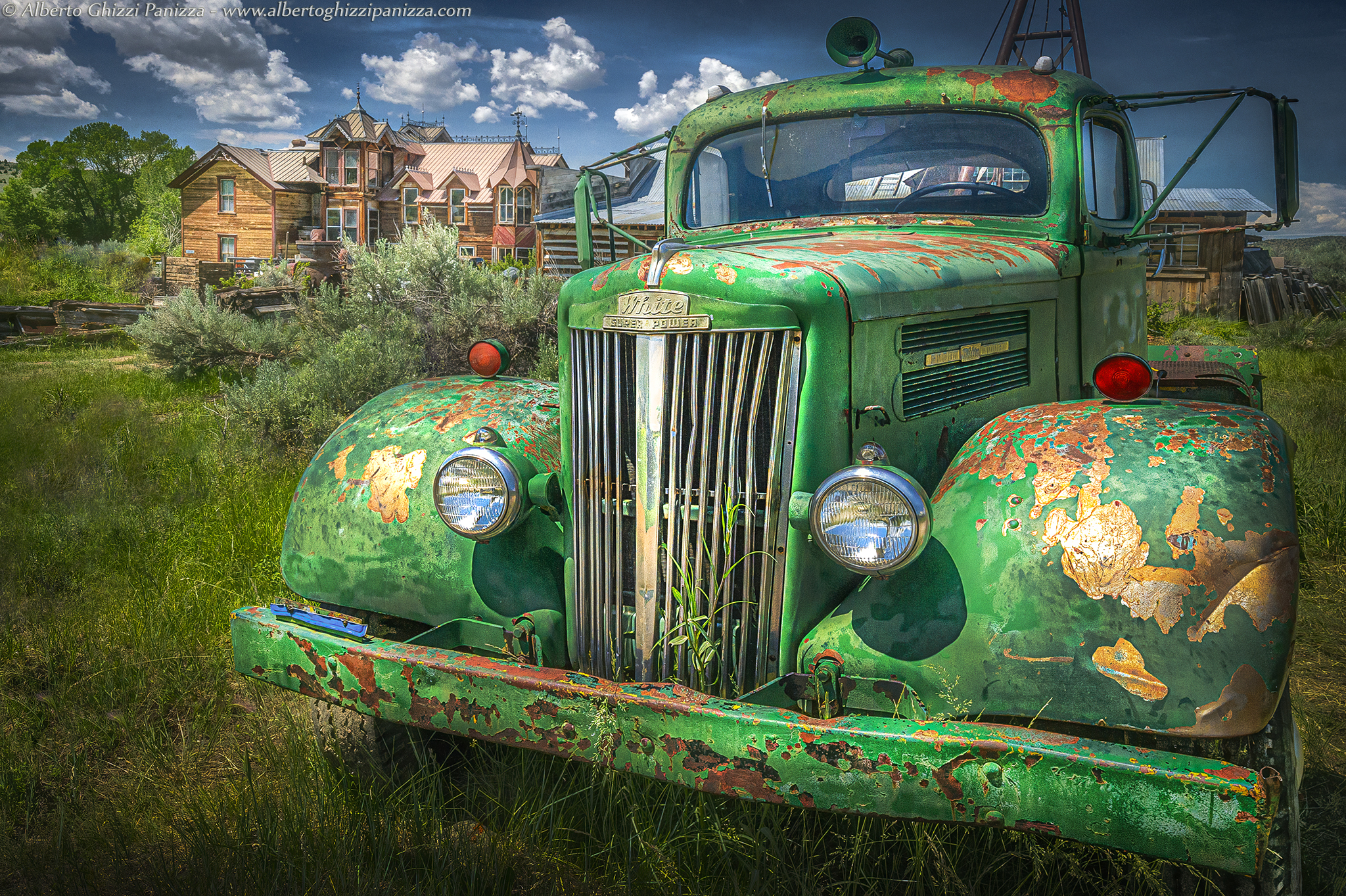 Correva l'anno 2010 e gli HDR pompati erano la moda :D