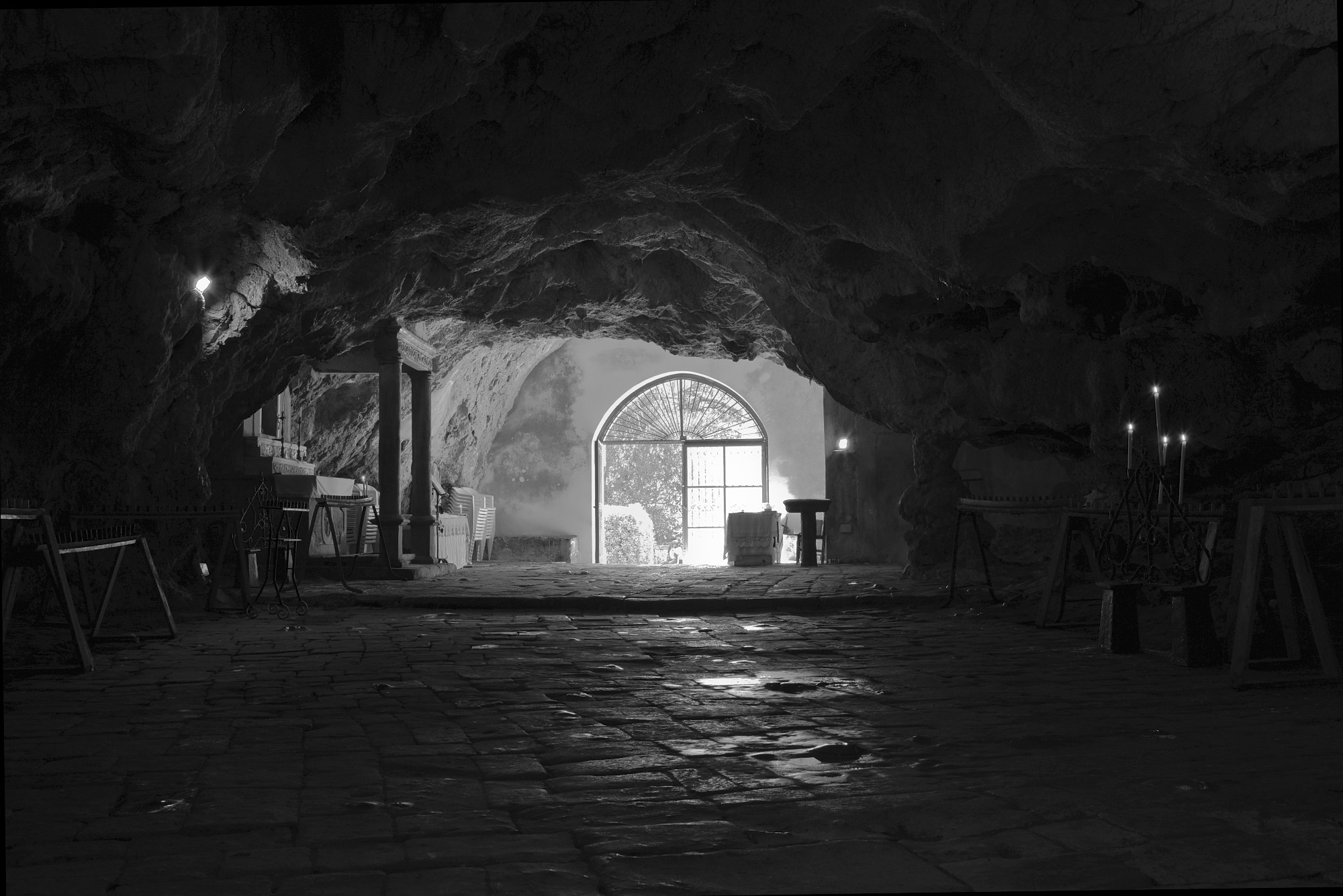 Grotta S.Michele(Cagnano Varano) ingresso