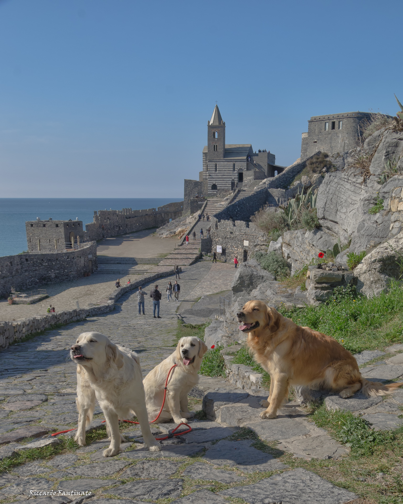 Portovenere , San Pietro e alcuni visitatori