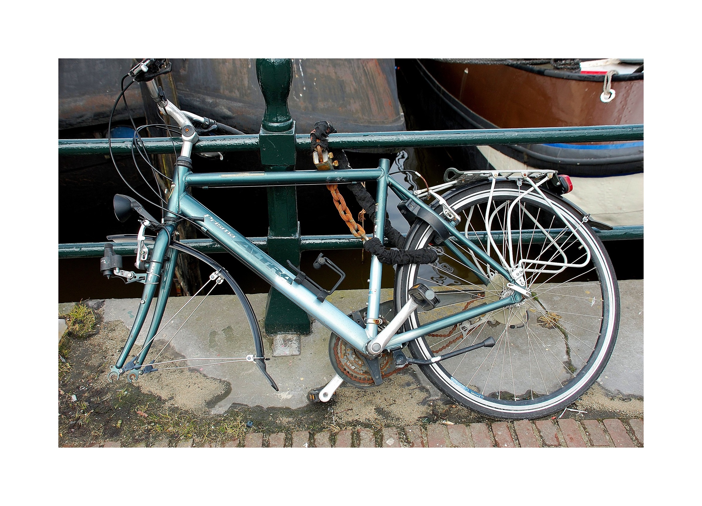 Amsterdam : 7th don't steal... the whole world is country!