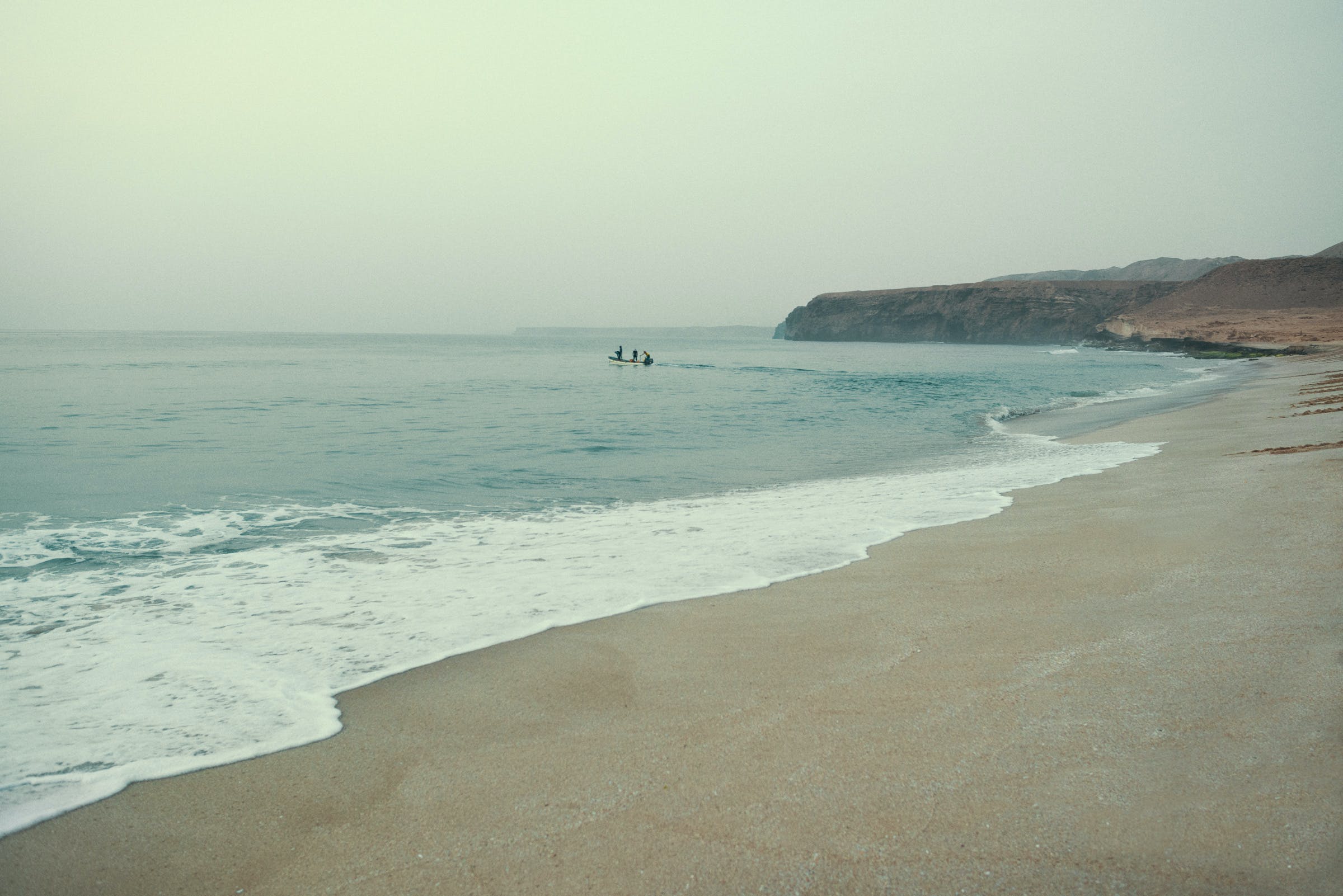 Pescatori salpano all'alba