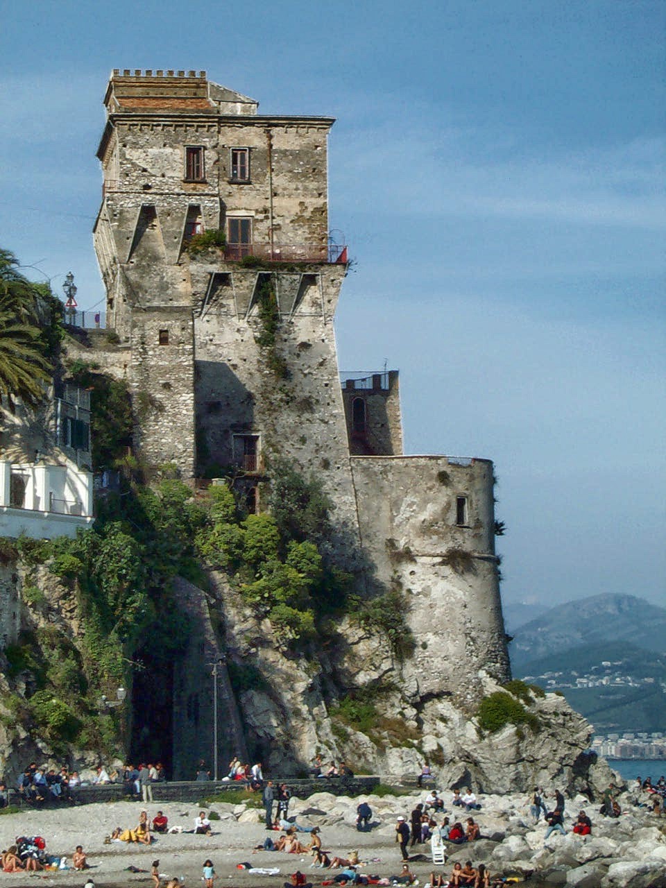 La Torre di Cetara al pomeriggio