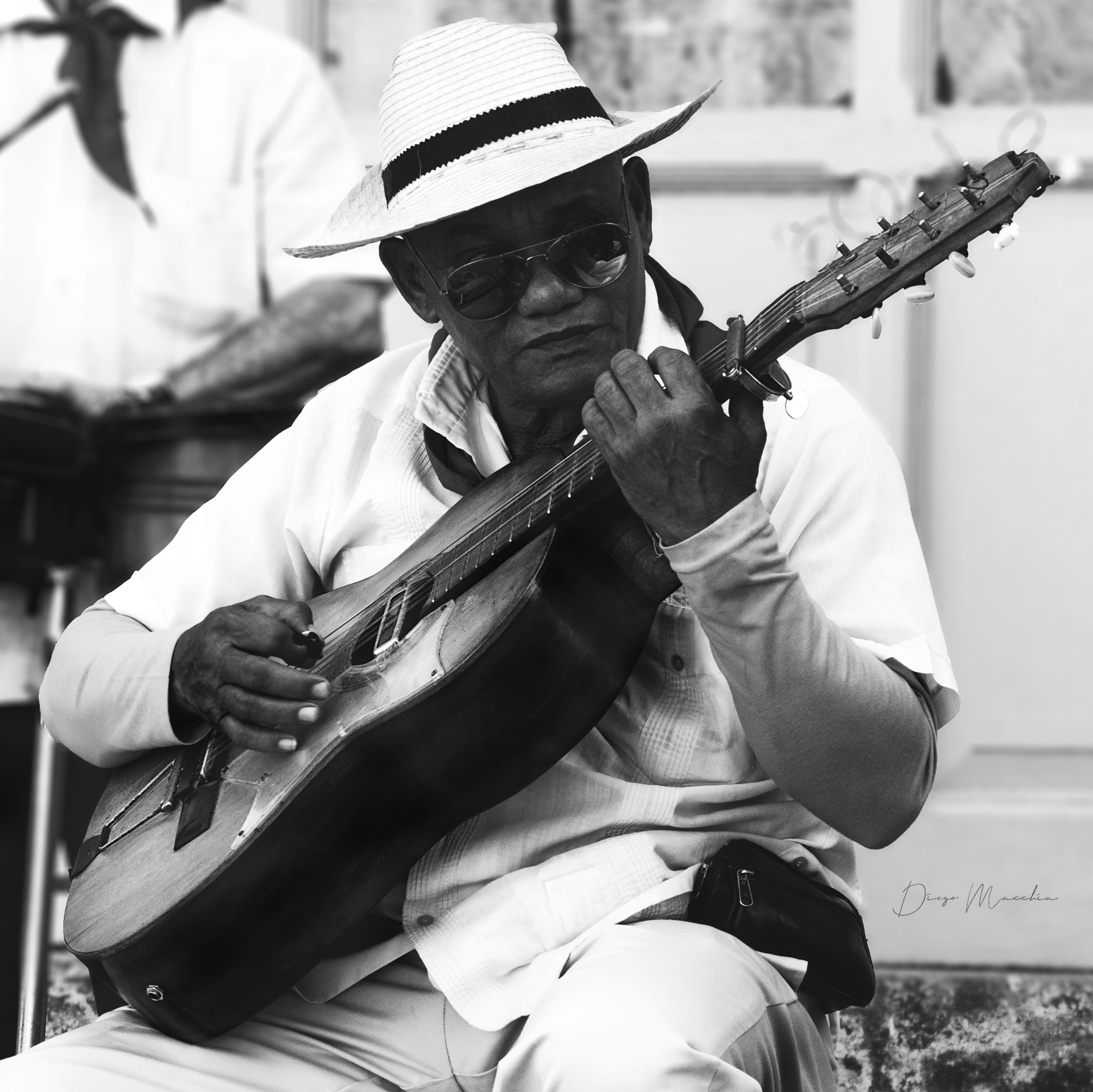 Street guitarist